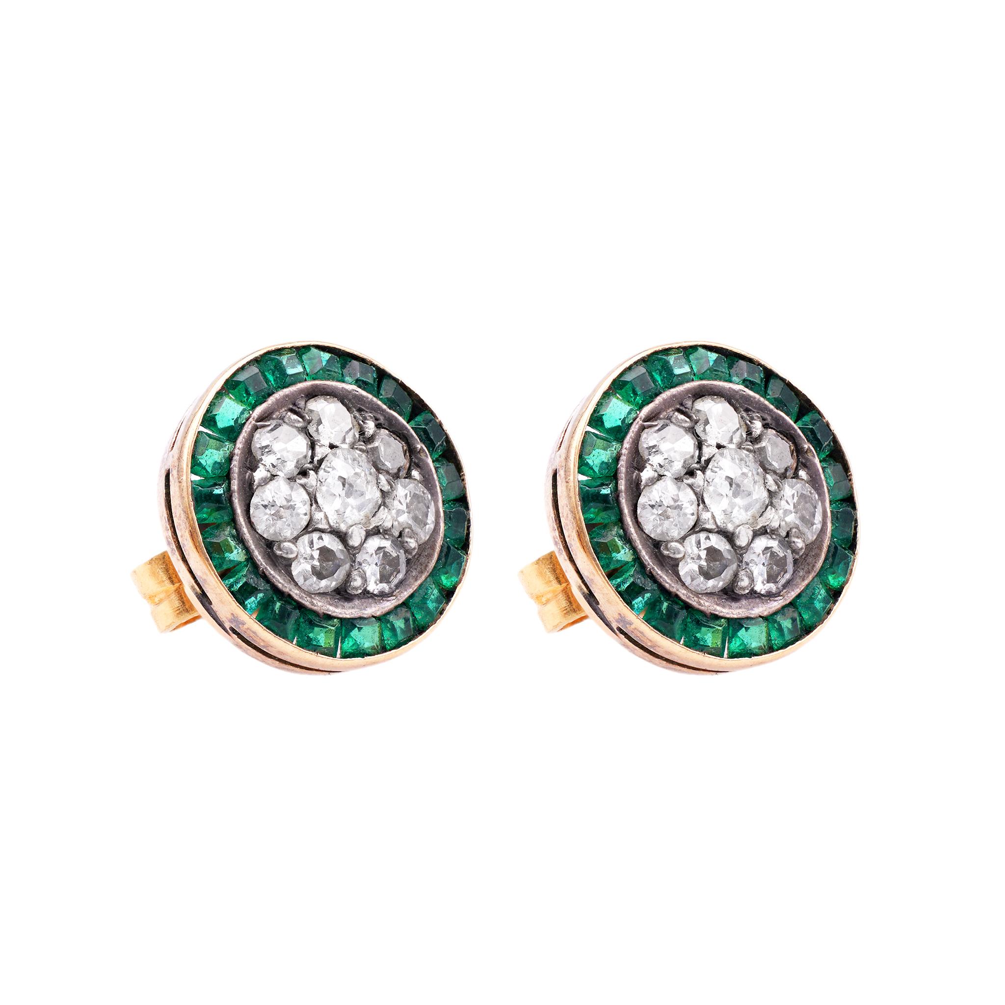 Women's or Men's Pair of Art Deco Diamond and Emerald Stud Earrings For Sale