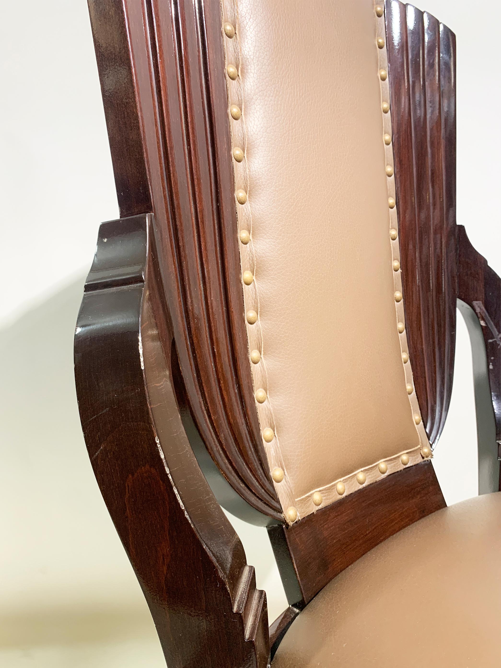 Paire de chaises de salle à manger Art Déco en Wood Wood sombre et  Cuir, Circa 1930s en vente 5