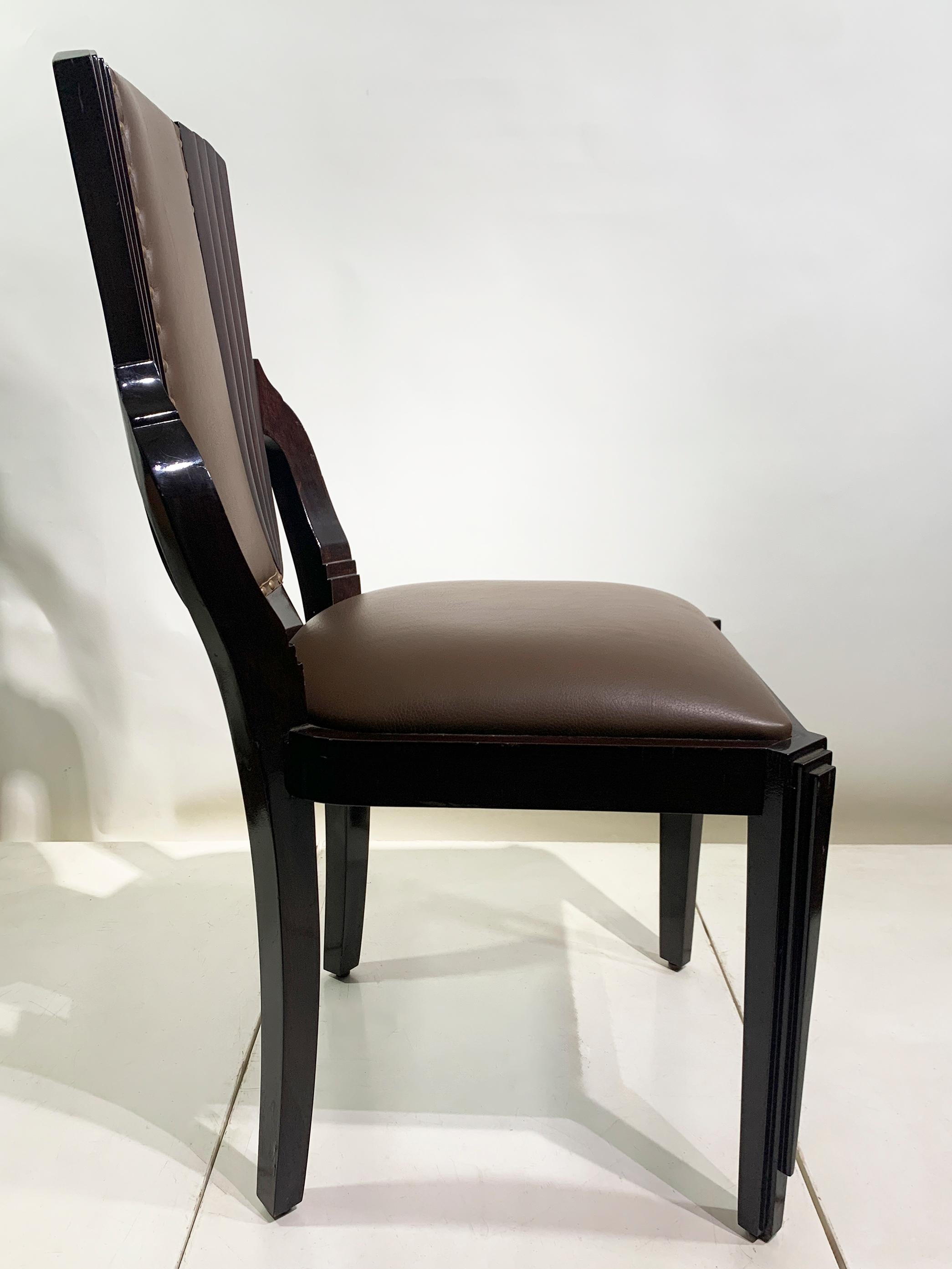 Paire de chaises de salle à manger Art Déco en Wood Wood sombre et  Cuir, Circa 1930s en vente 7