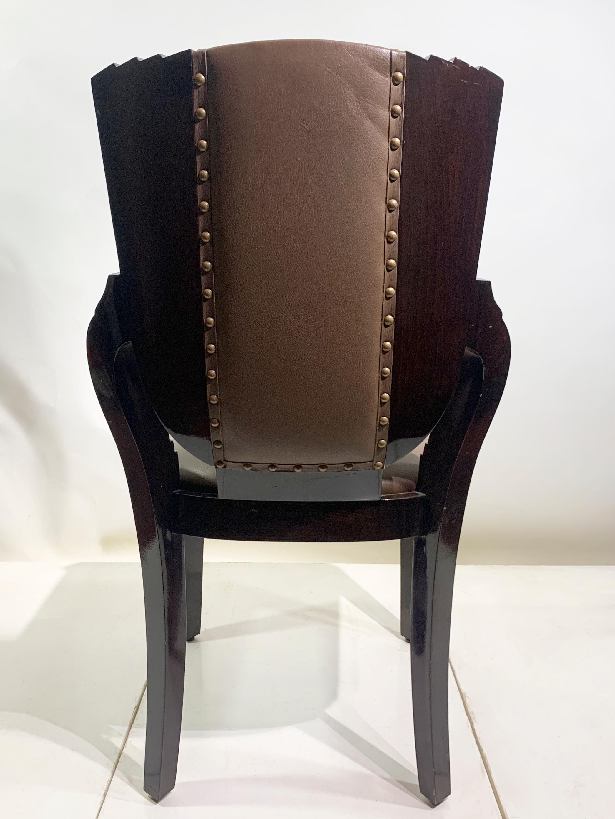 Paire de chaises de salle à manger Art Déco en Wood Wood sombre et  Cuir, Circa 1930s en vente 8
