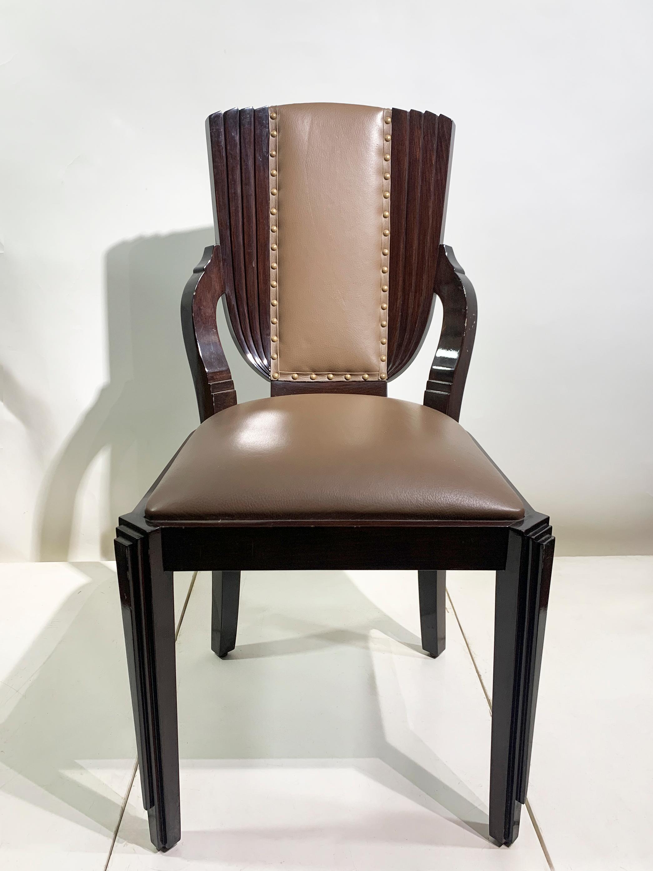 Paire de chaises de salle à manger Art Déco en Wood Wood sombre et  Cuir, Circa 1930s en vente 10