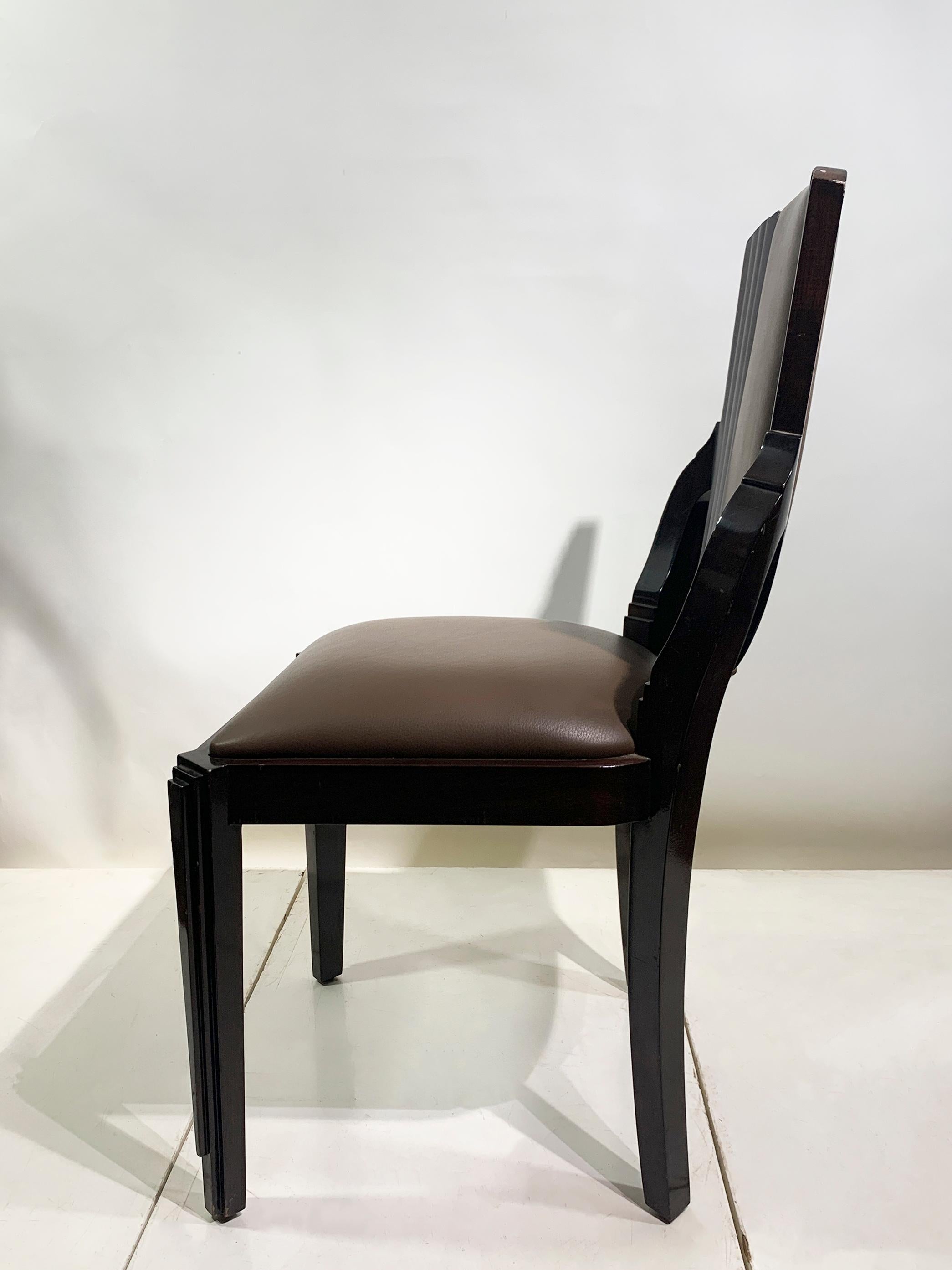 Paire de chaises de salle à manger Art Déco en Wood Wood sombre et  Cuir, Circa 1930s en vente 2