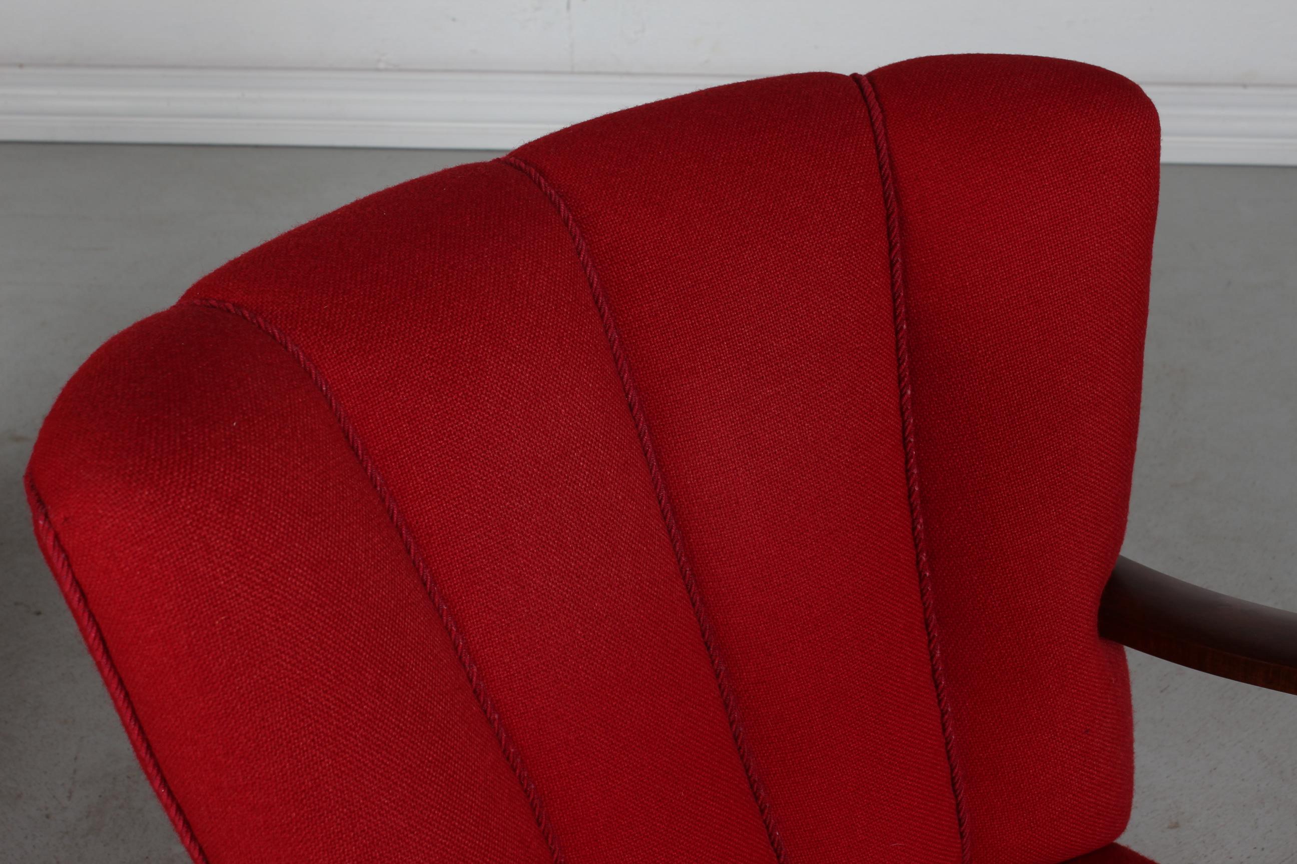 Danois Paire de fauteuils Art Dco en laine rouge de style Viggo Boesen, Danemark, annes 1930 en vente