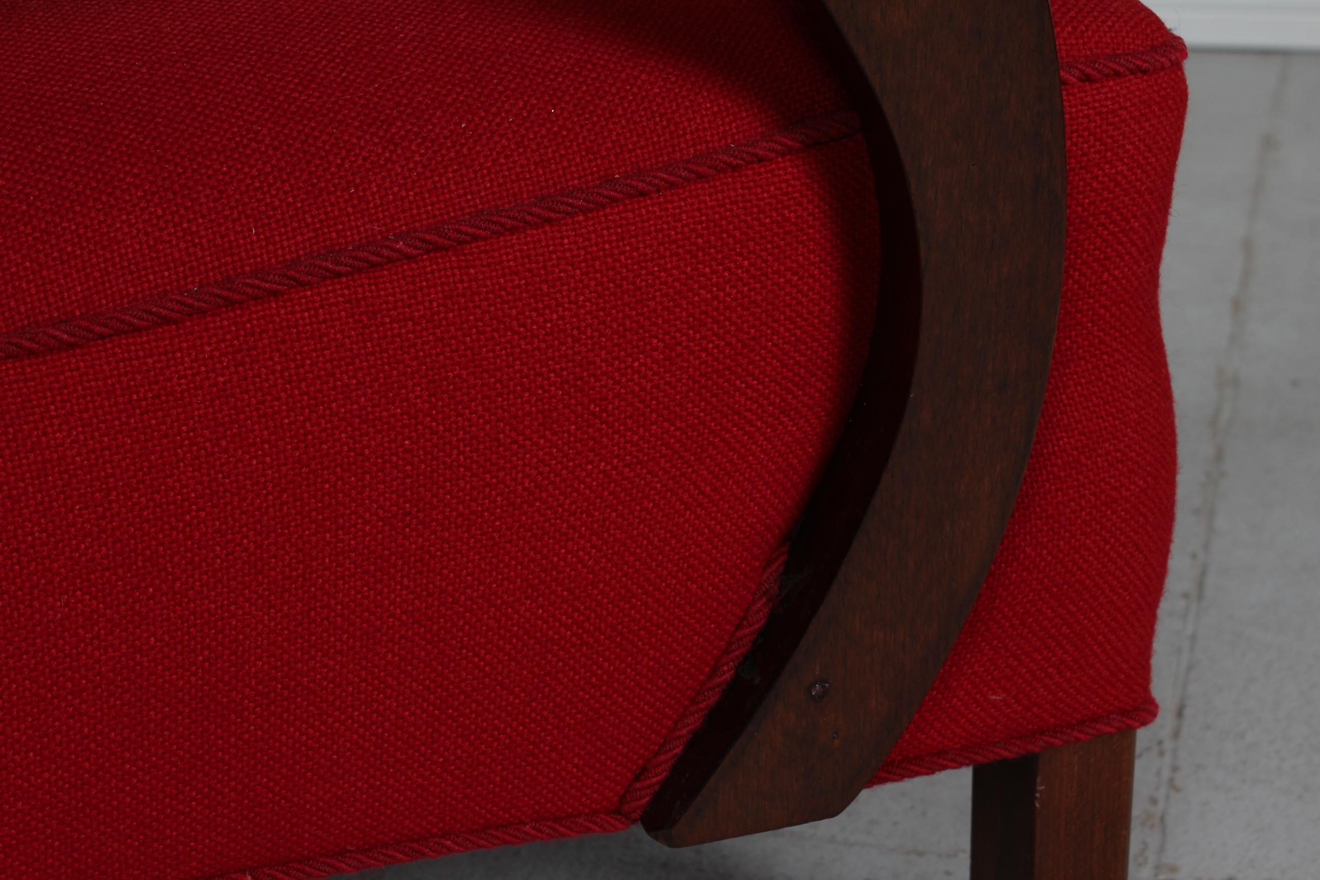 Laine Paire de fauteuils Art Dco en laine rouge de style Viggo Boesen, Danemark, annes 1930 en vente