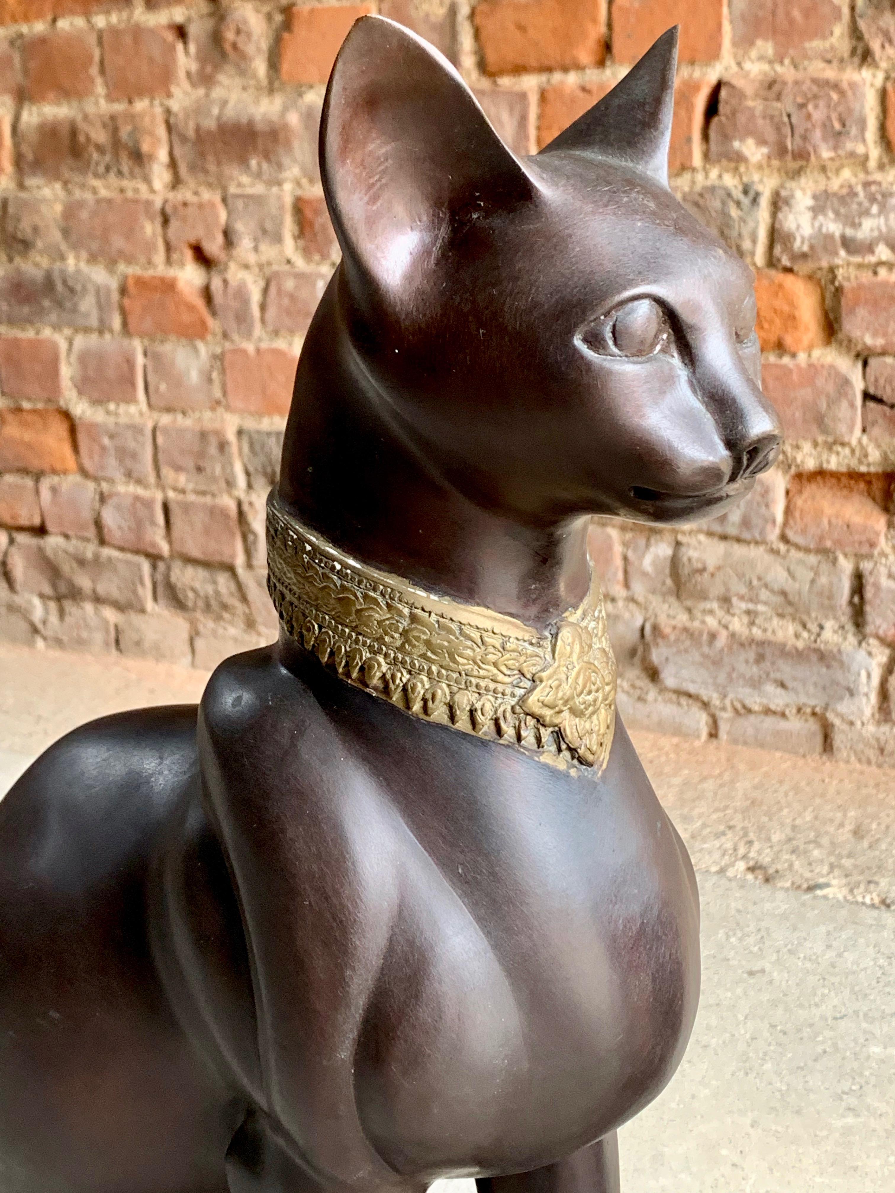 Late 20th Century Pair of Art Deco Egyptian Revival Bronze Cats Signed A. Toit France, circa 1970