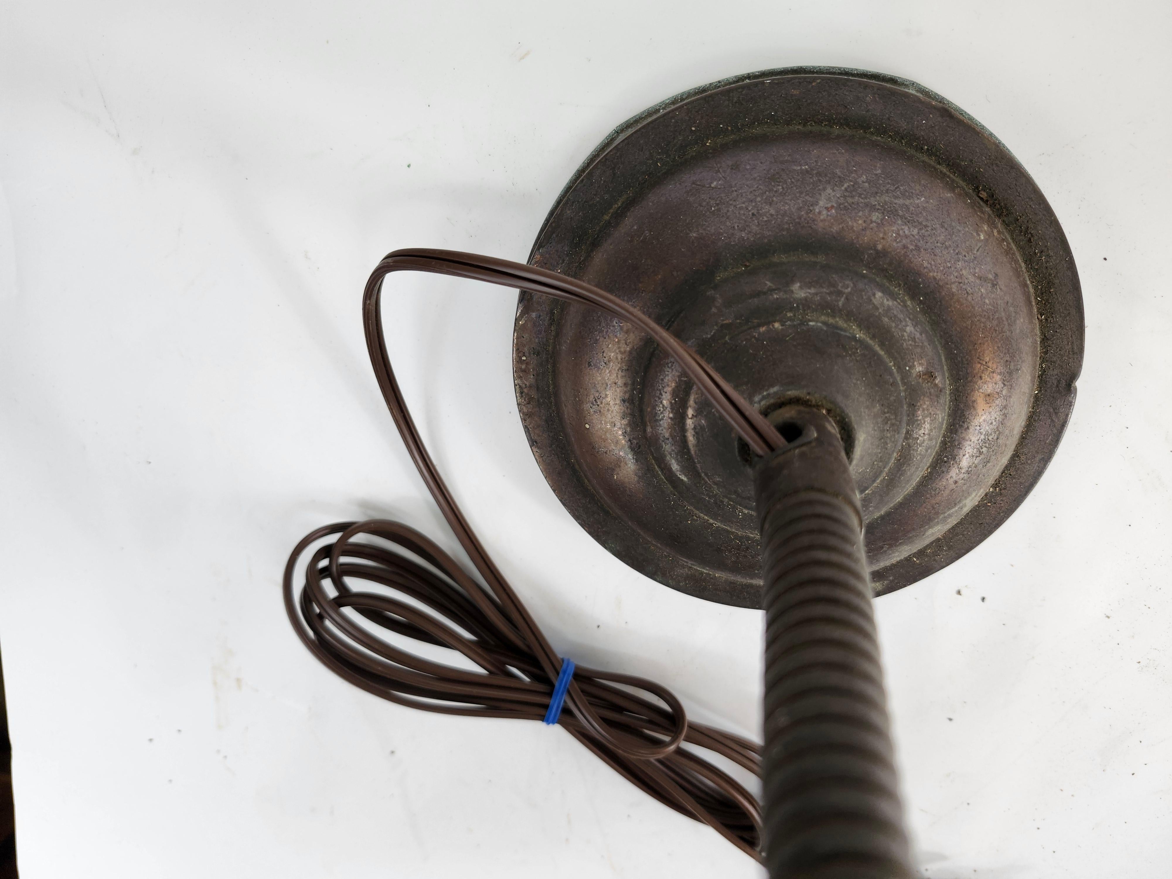 Paire de lampes de bureau à col de cygne de l'époque Art Déco avec abat-jours Aurène en vente 1
