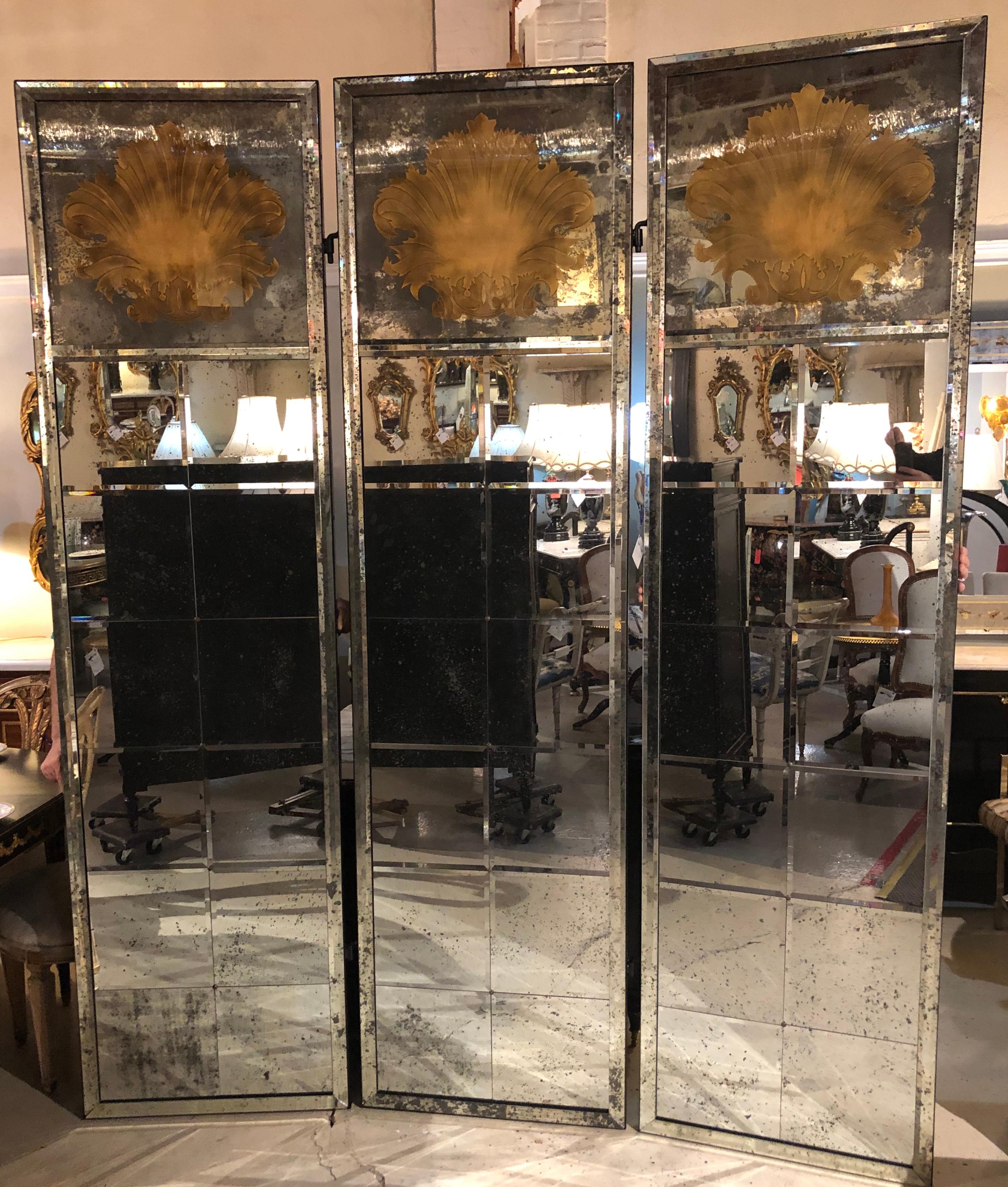 Paire de séparations de pièces ou paravents en miroir à trois panneaux de style Art Déco Bon état - En vente à Stamford, CT