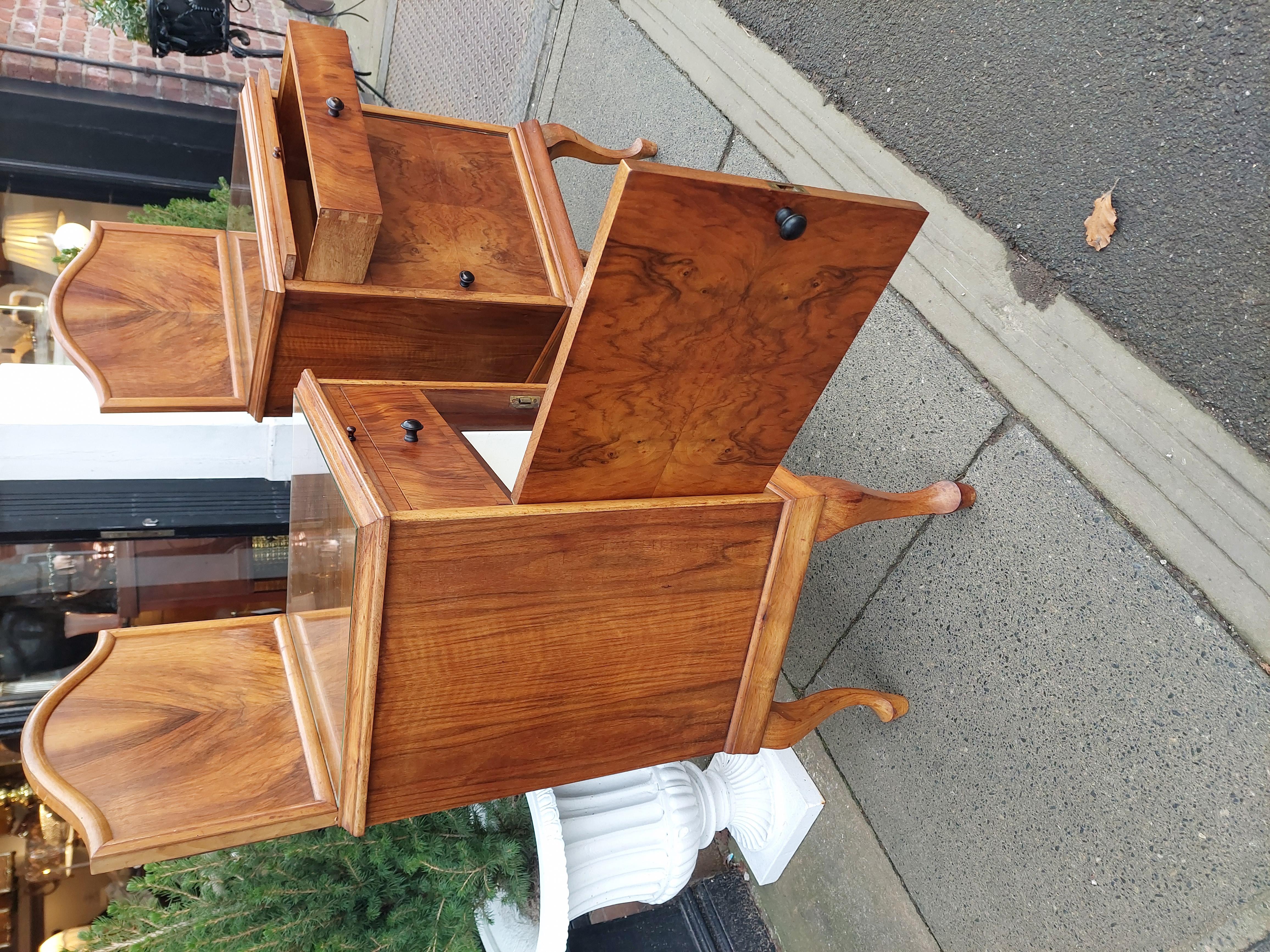 Pair of Art Deco Figured Walnut Bedside Cabinets For Sale 3