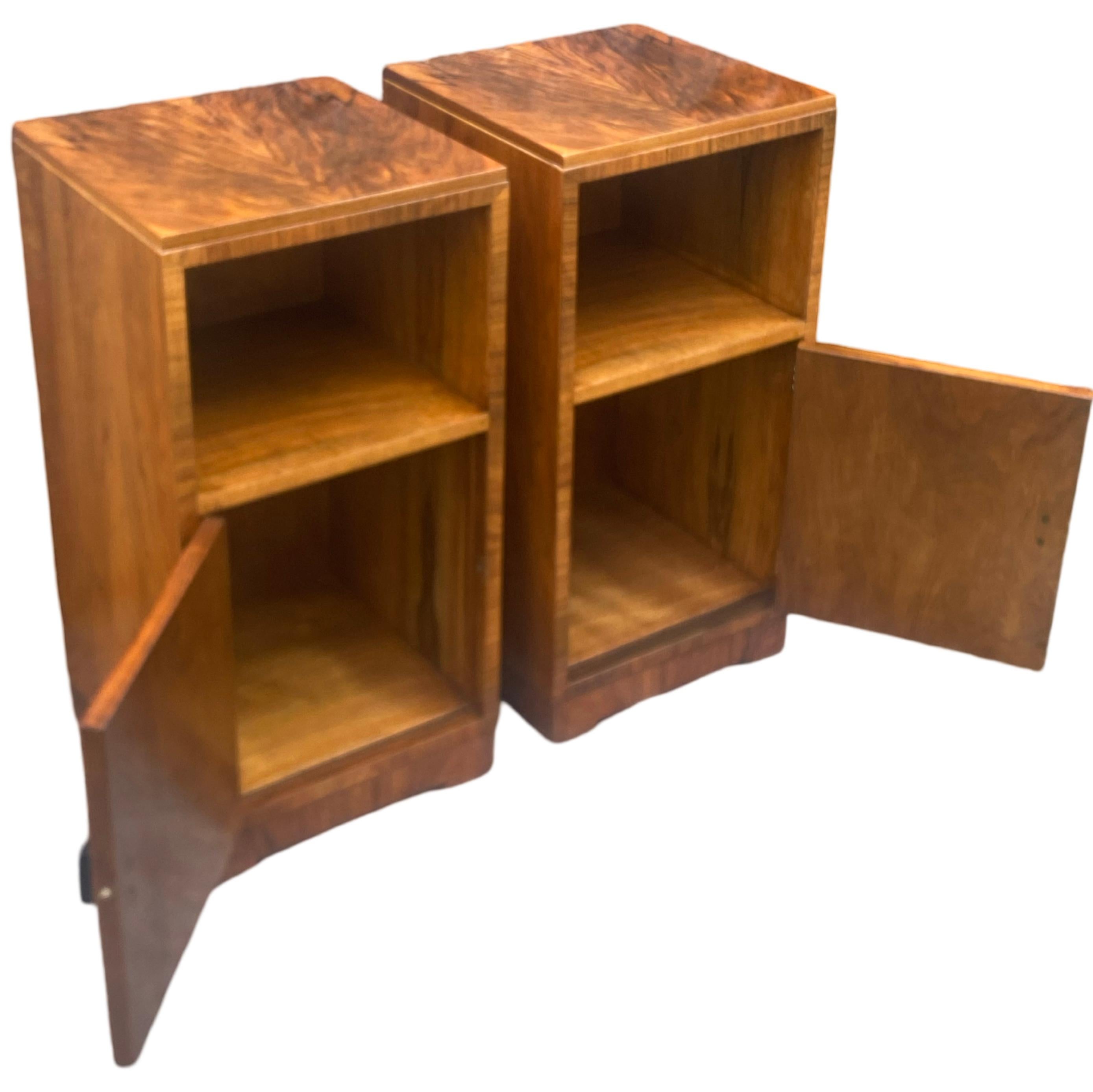 Pair of Art Deco Figured Walnut nightstands For Sale 4
