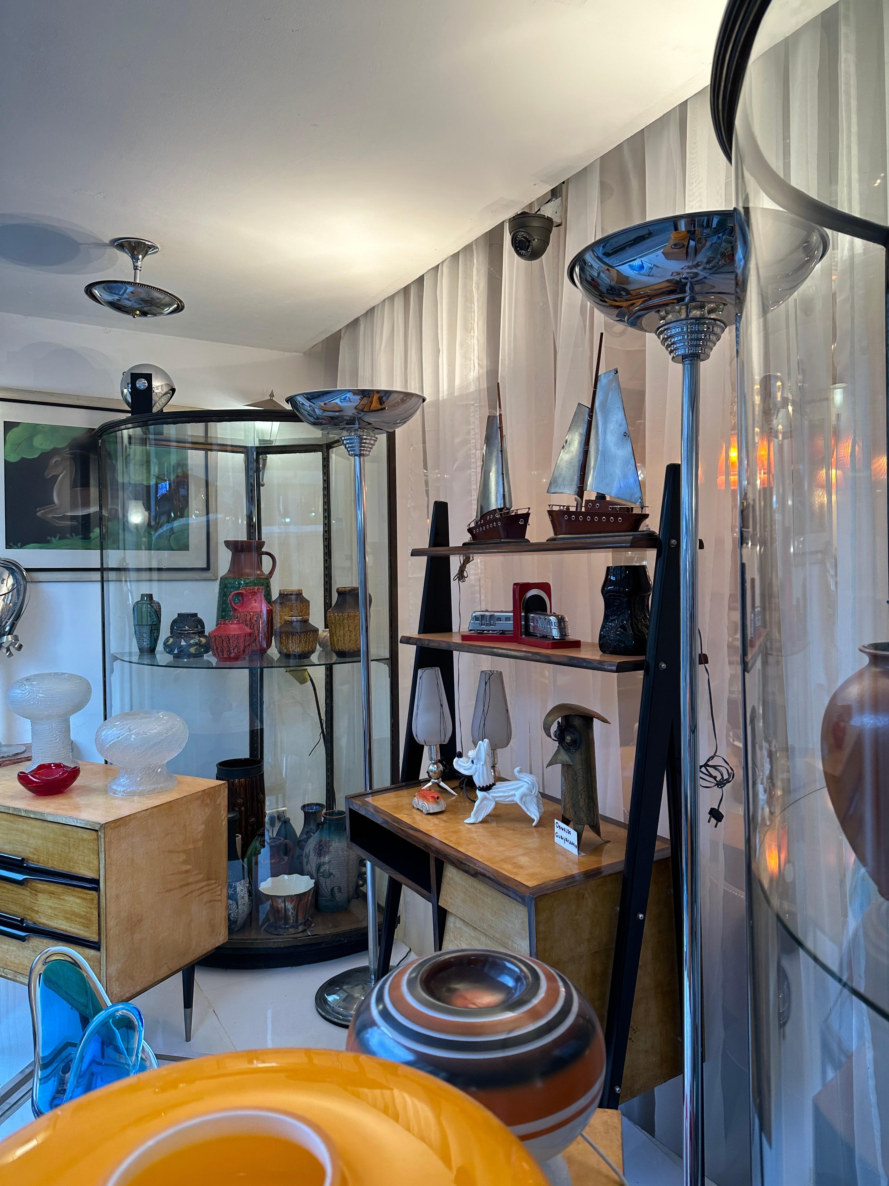 Stehlampe im Art déco-Stil, Staggere, Frankreich, Materialien: Glas und Chrom, 1930, Paar im Angebot 7