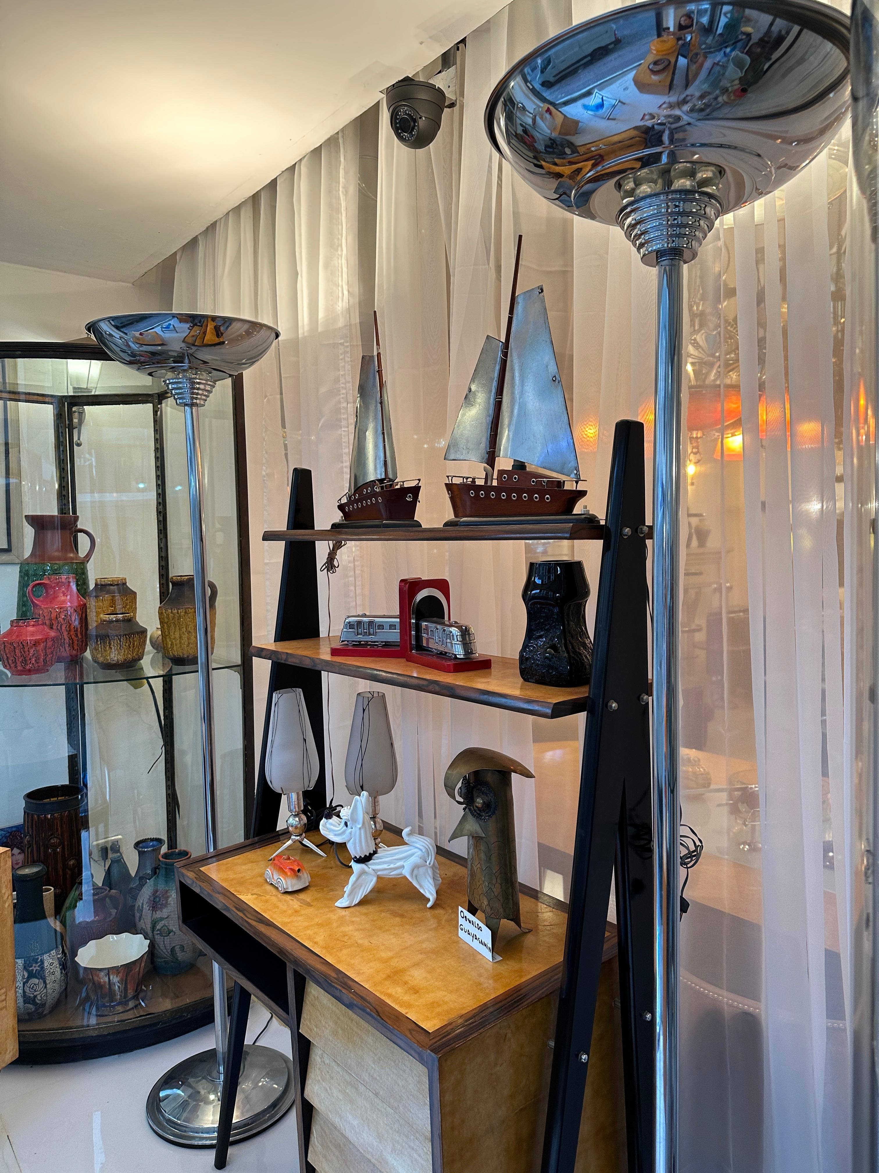 Stehlampe im Art déco-Stil, Staggere, Frankreich, Materialien: Glas und Chrom, 1930, Paar im Angebot 9