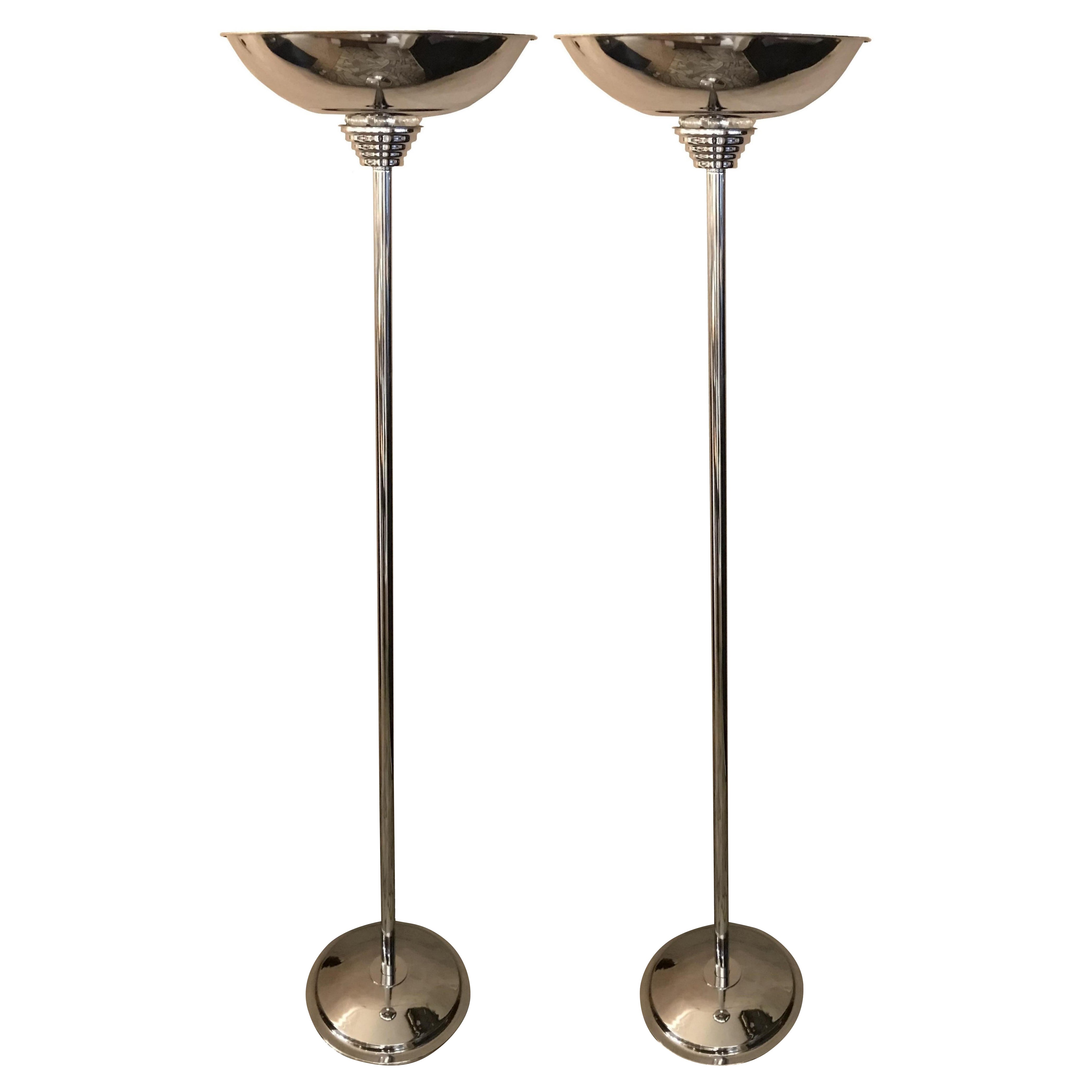 Coppia di lampade da terra Art Déco Staggere, Francia, Materiali: Vetro e cromo, 1930