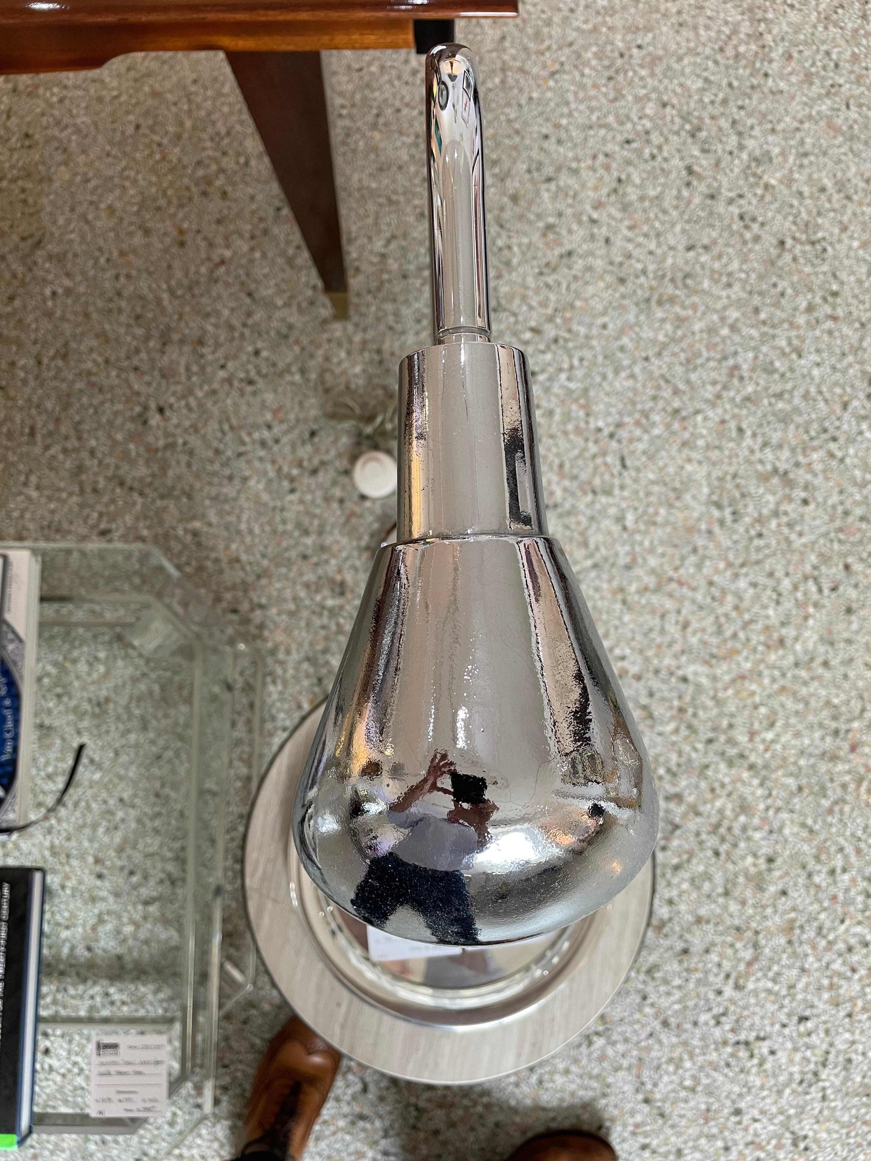 Paire de lampadaires américains de style Art Déco en aluminium et métal chromé, années 1960 en vente 2