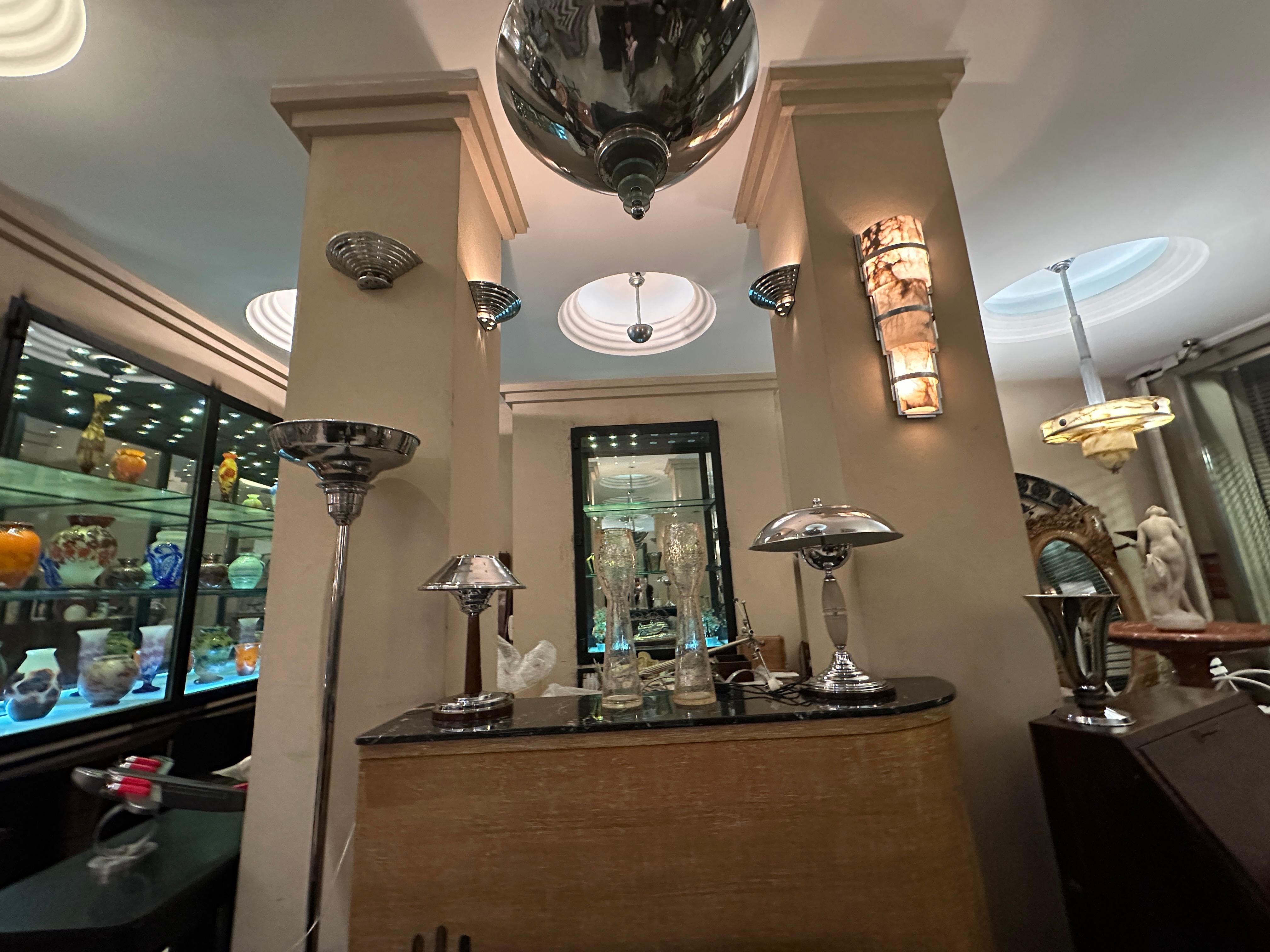 Francese Coppia di lampade da terra Art Déco in cromo, 1930, Francia in vendita