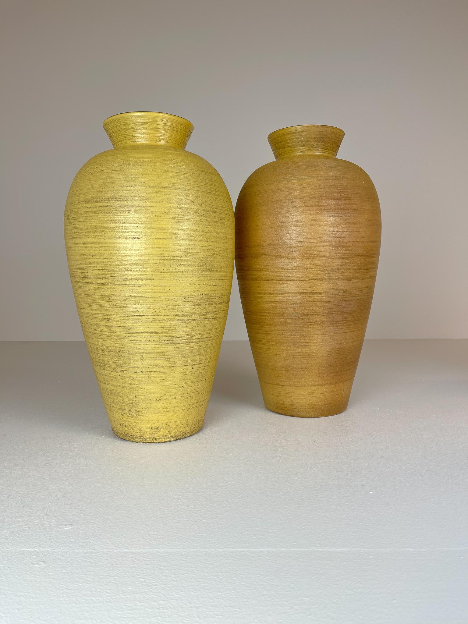 Milieu du XXe siècle Paire de vases de sol Art Déco par Upsala Ekeby, Suède, années 1940 en vente