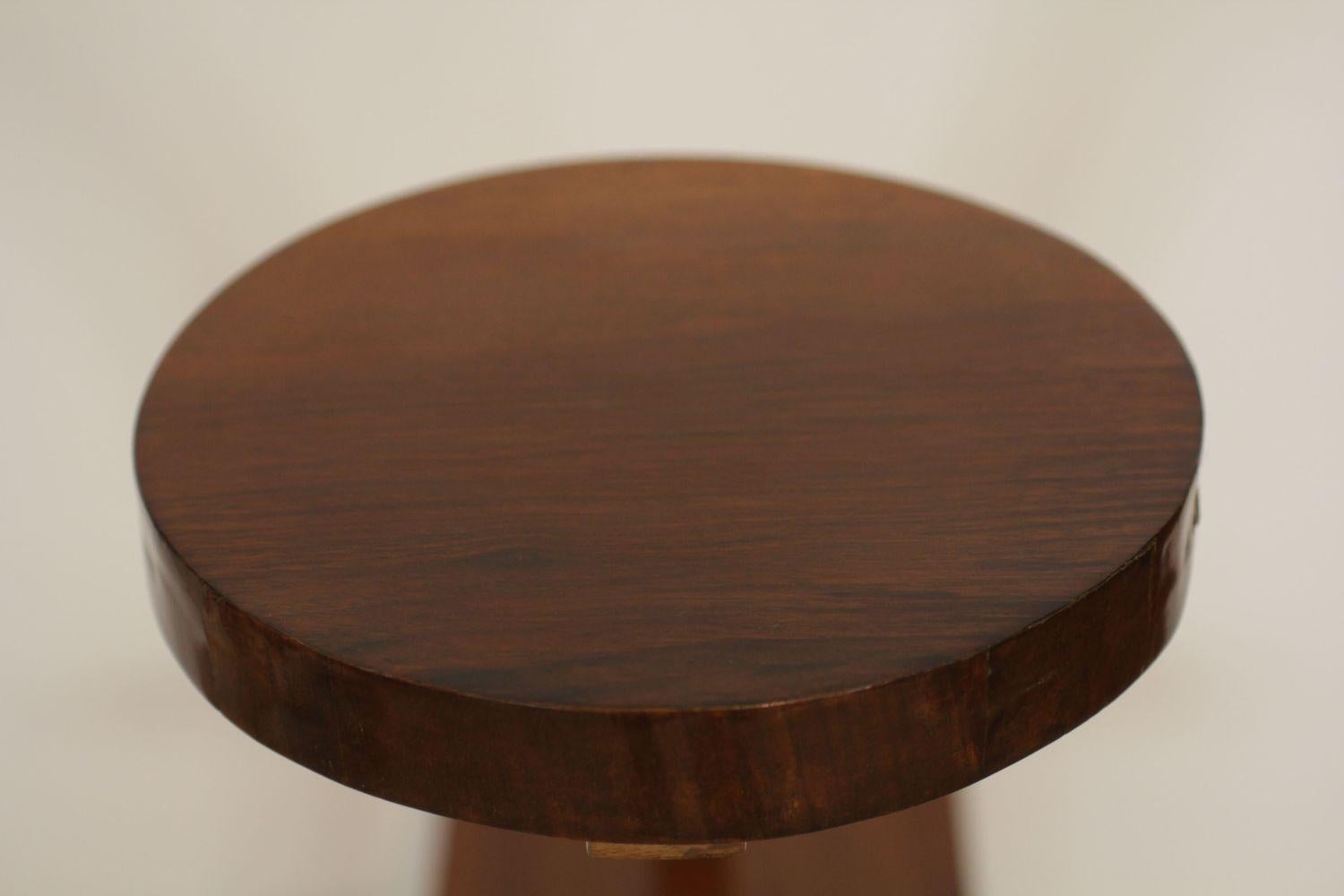 Pair of Art Deco Flower Stands or Side Tables, Walnut Veneer, France, circa 1925 3