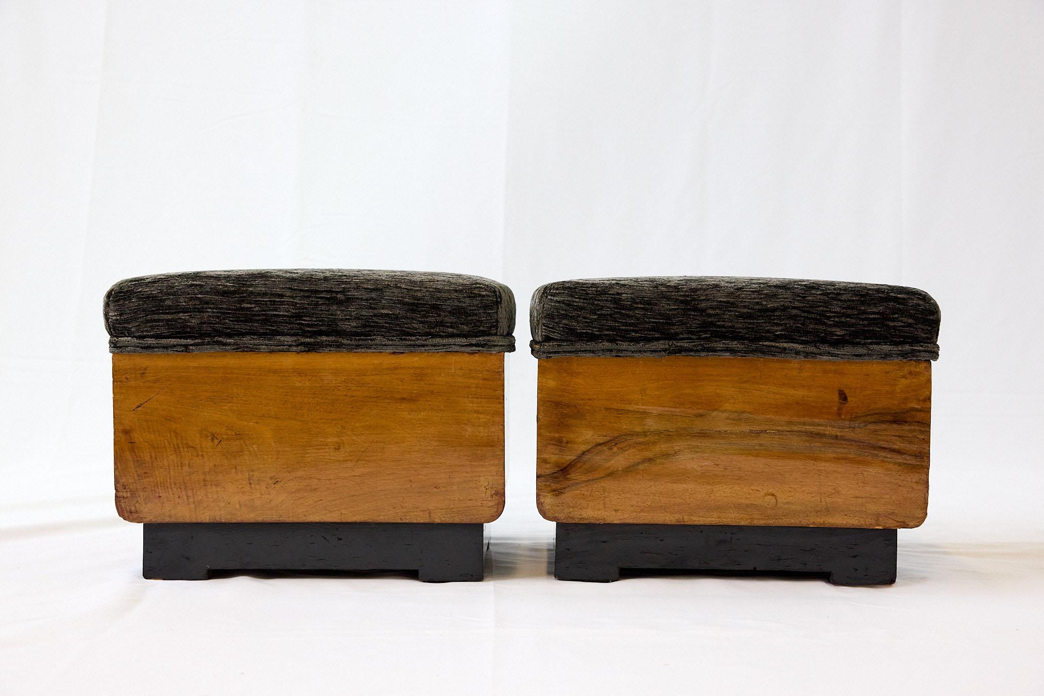 italien Paire de tabourets Art Déco en noyer, Italie années 1930 en vente