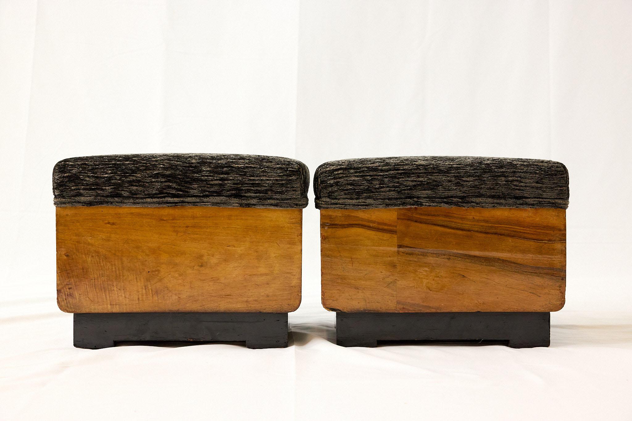Milieu du XXe siècle Paire de tabourets Art Déco en noyer, Italie années 1930 en vente