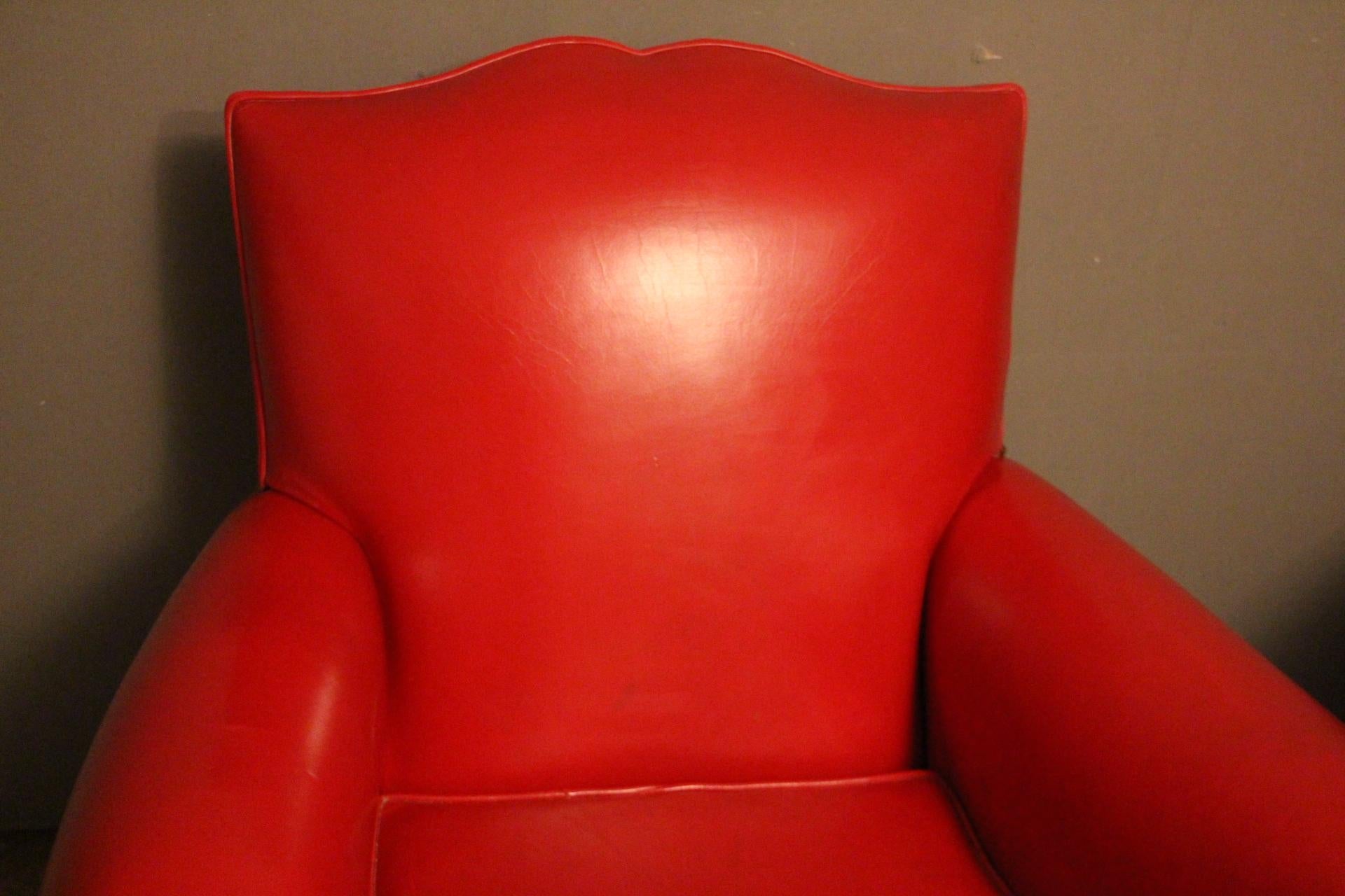 Pair of Art Deco French Mustache Back Club Chairs in Red Leather In Good Condition For Sale In Saint-Ouen, FR