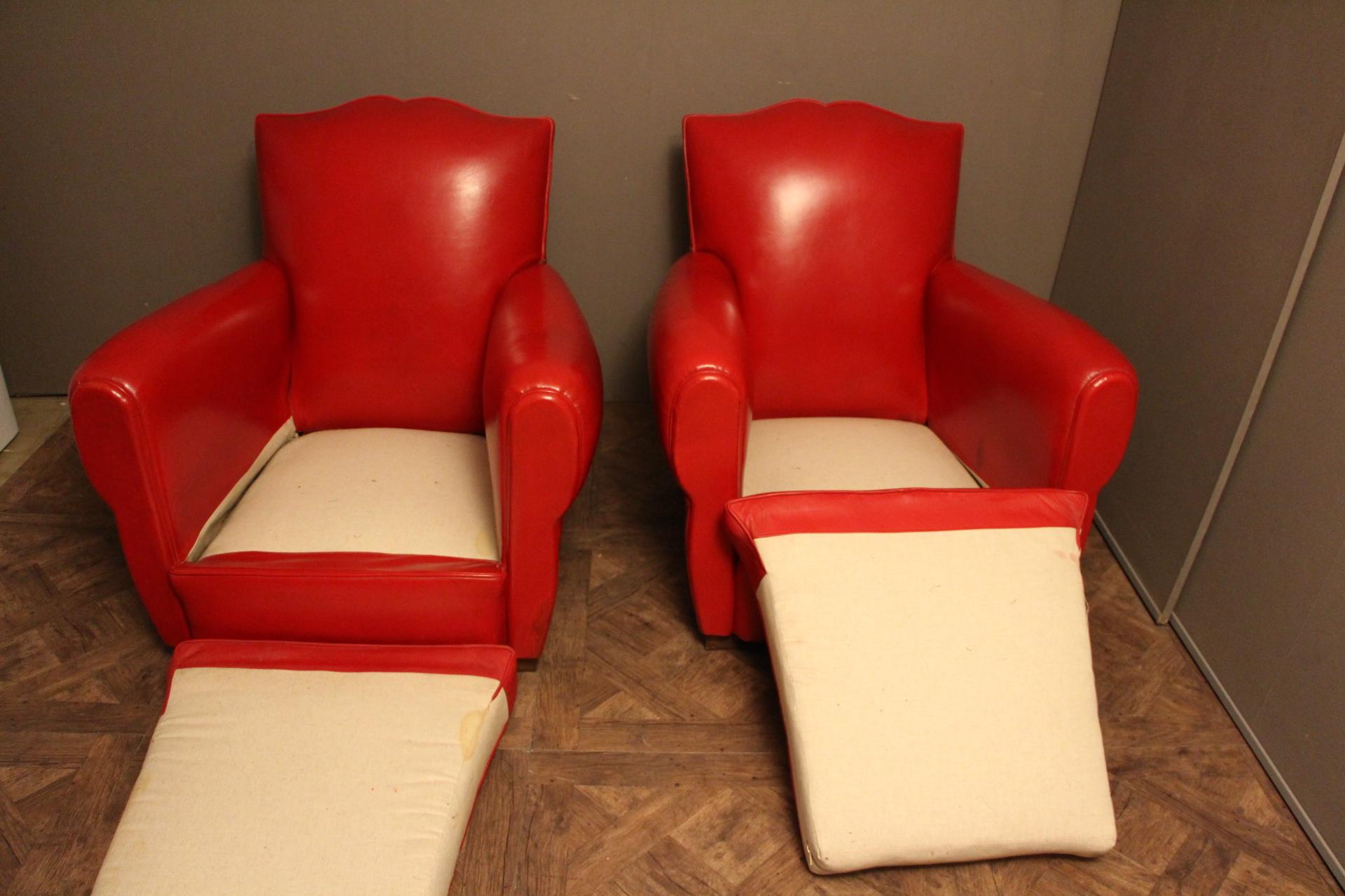 Pair of Art Deco French Mustache Back Club Chairs in Red Leather For Sale 3