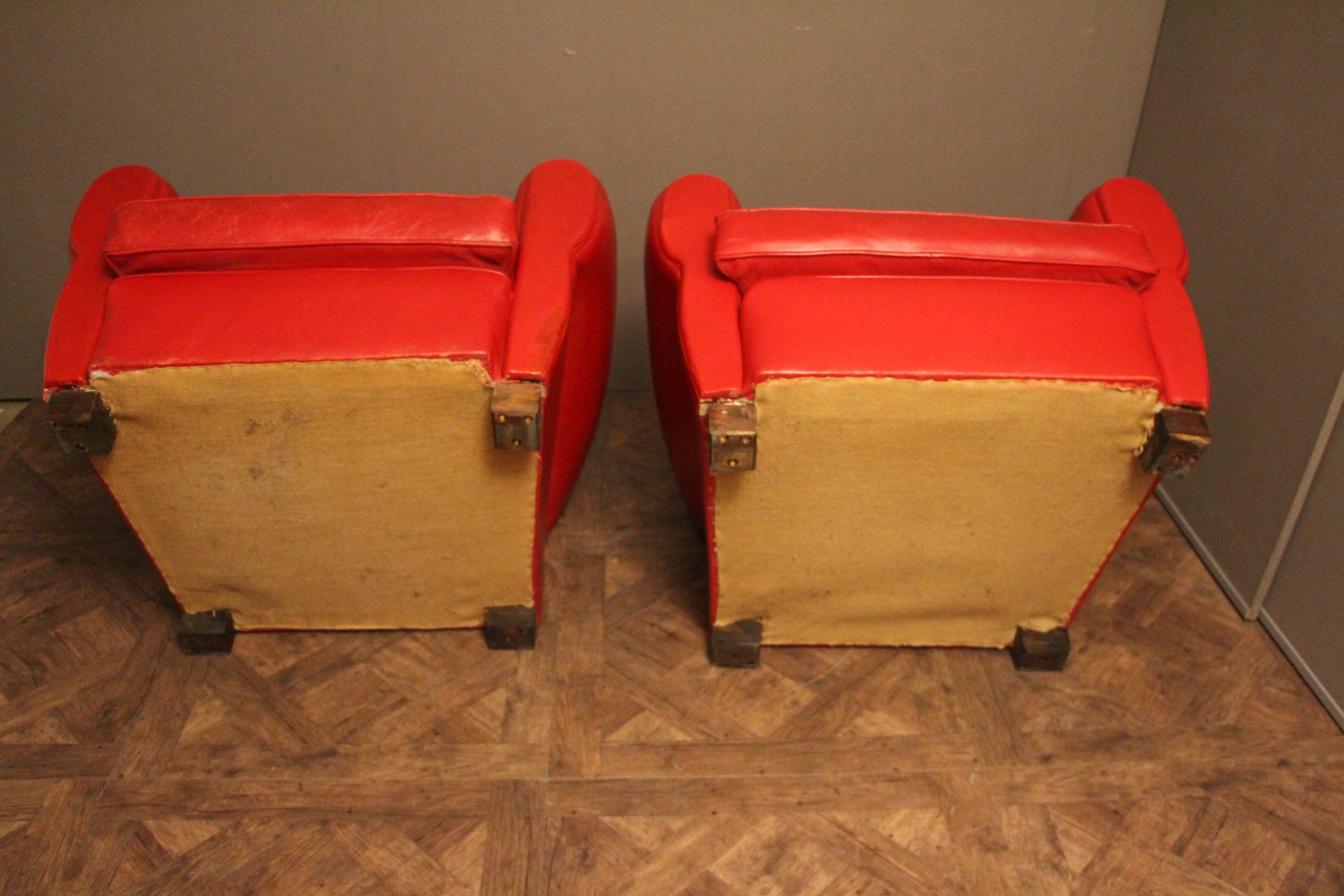 Paar französische Art-Déco-Clubsessel mit senffarbener Rückenlehne aus rotem Leder im Angebot 3