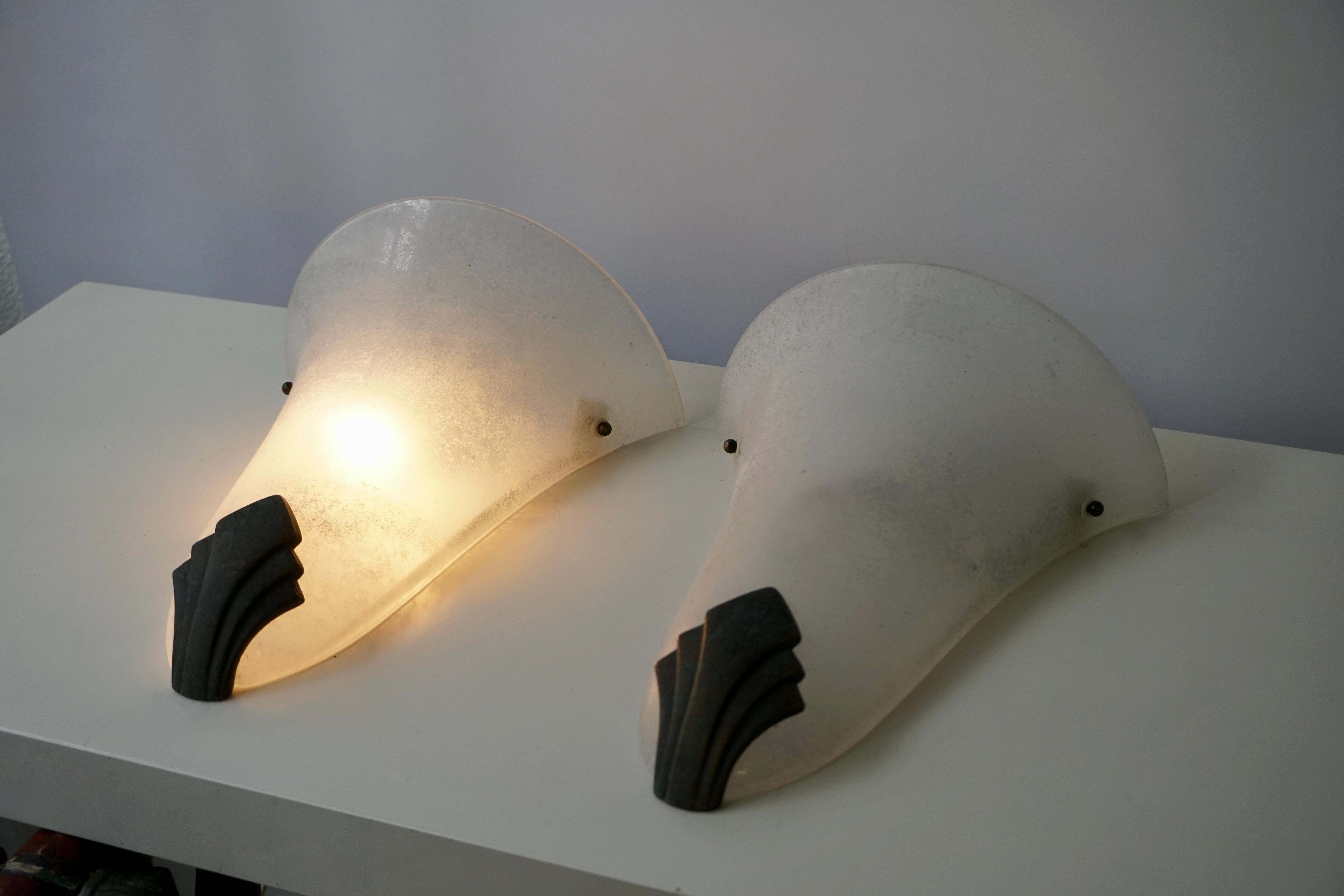 Pair of Art Deco Frosted Glass and Bronze Wall Lights Sconces In Good Condition In Antwerp, BE