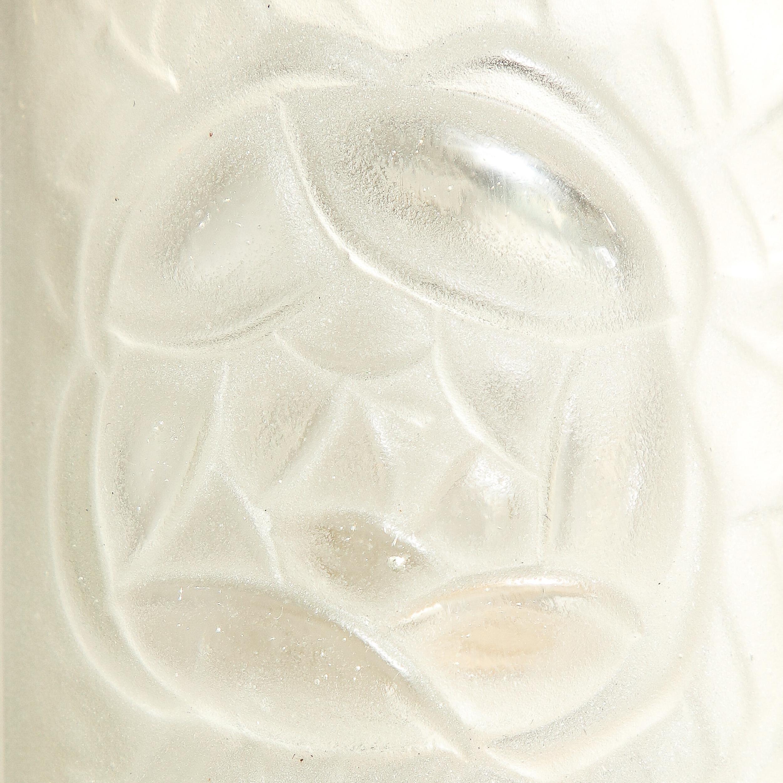 Paar rechteckige Art-Déco-Wandleuchter aus Milchglas und Chrom mit Rosenmotiven im Angebot 2