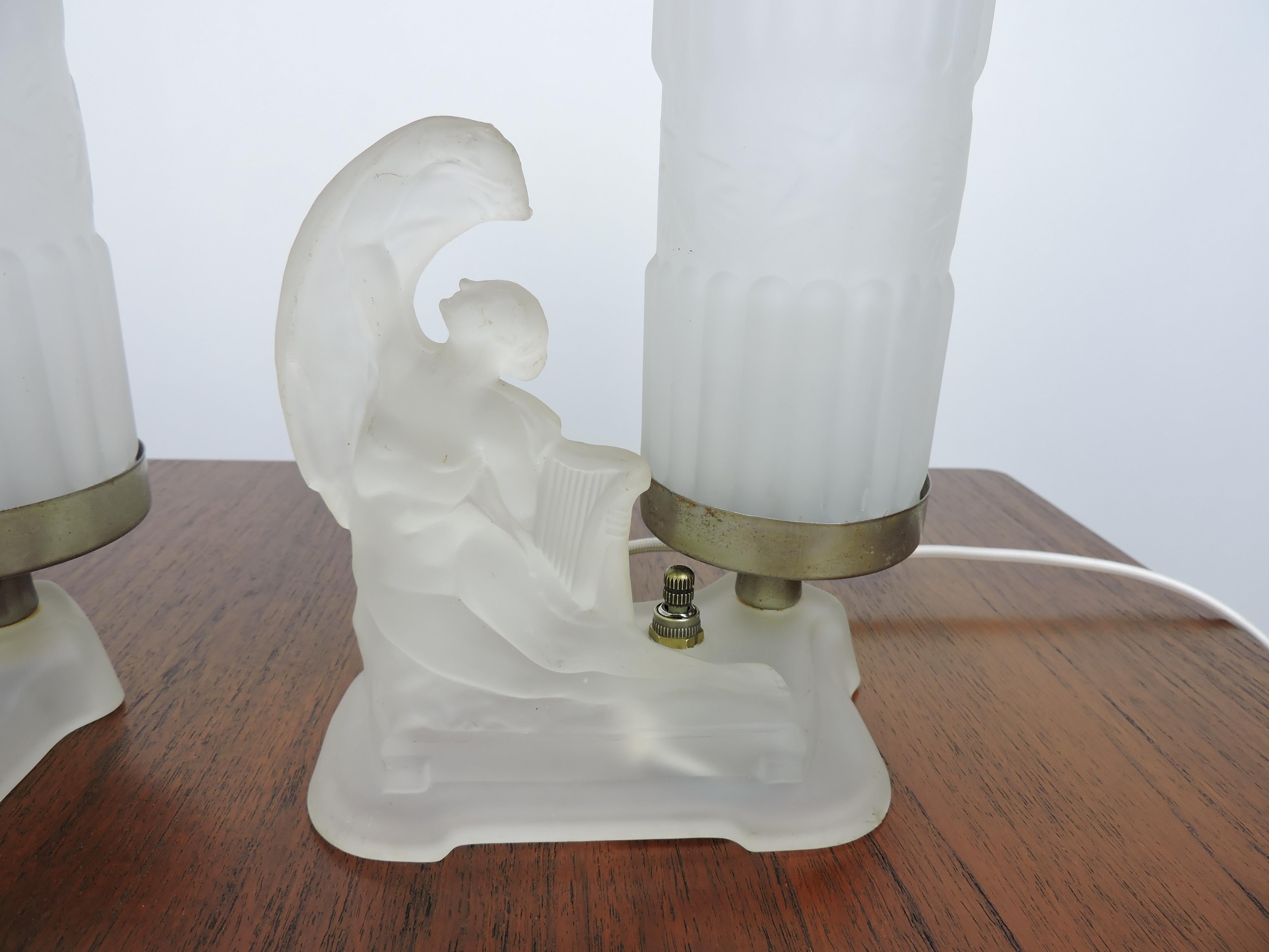 Pair of Art Deco Frosted Glass Figural Boudoir Lamps Attributed to McKee  For Sale 4