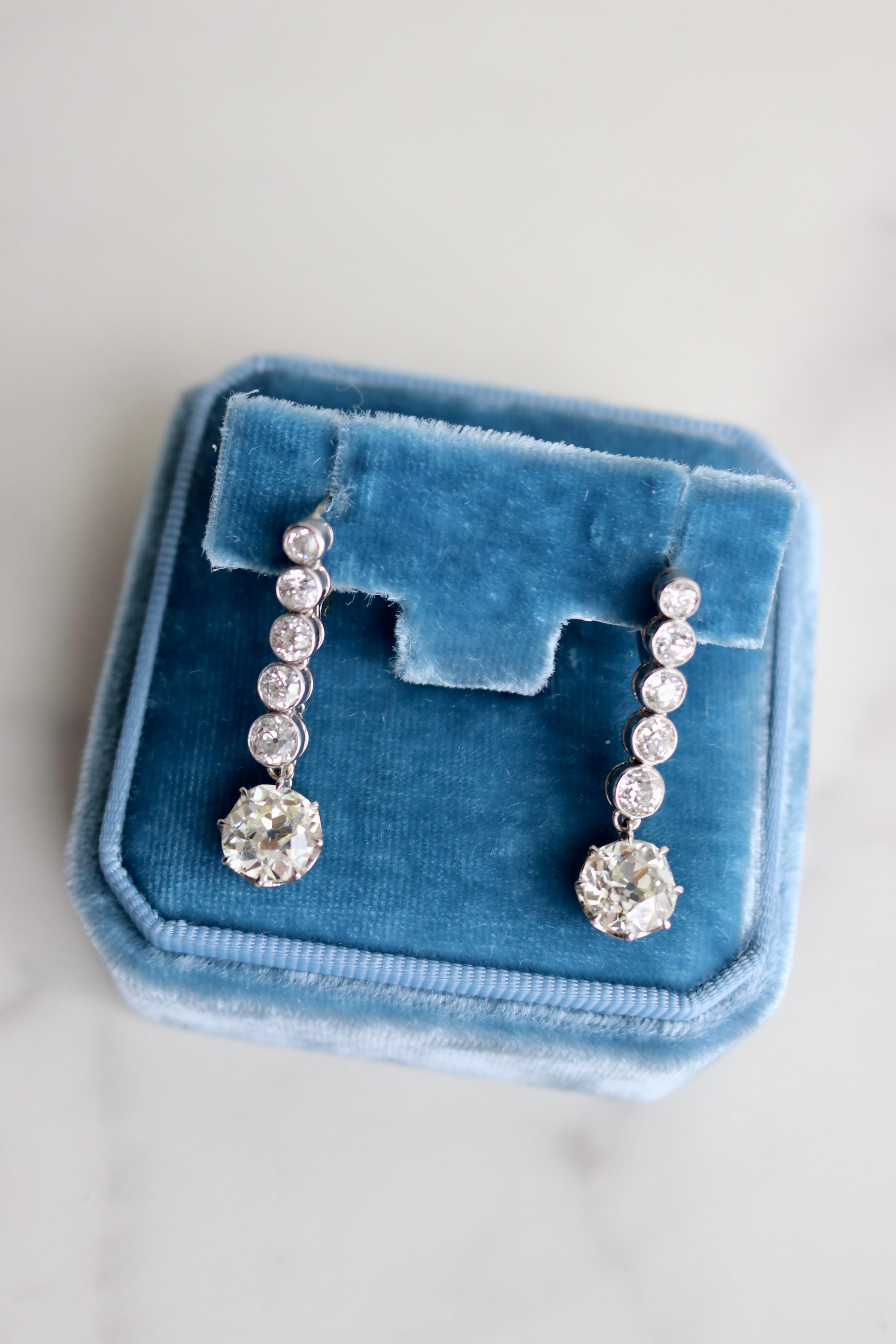 Paire d'Earri Art Déco GIA 7,00 carats de poids total en diamants taille vieille mine Unisexe en vente