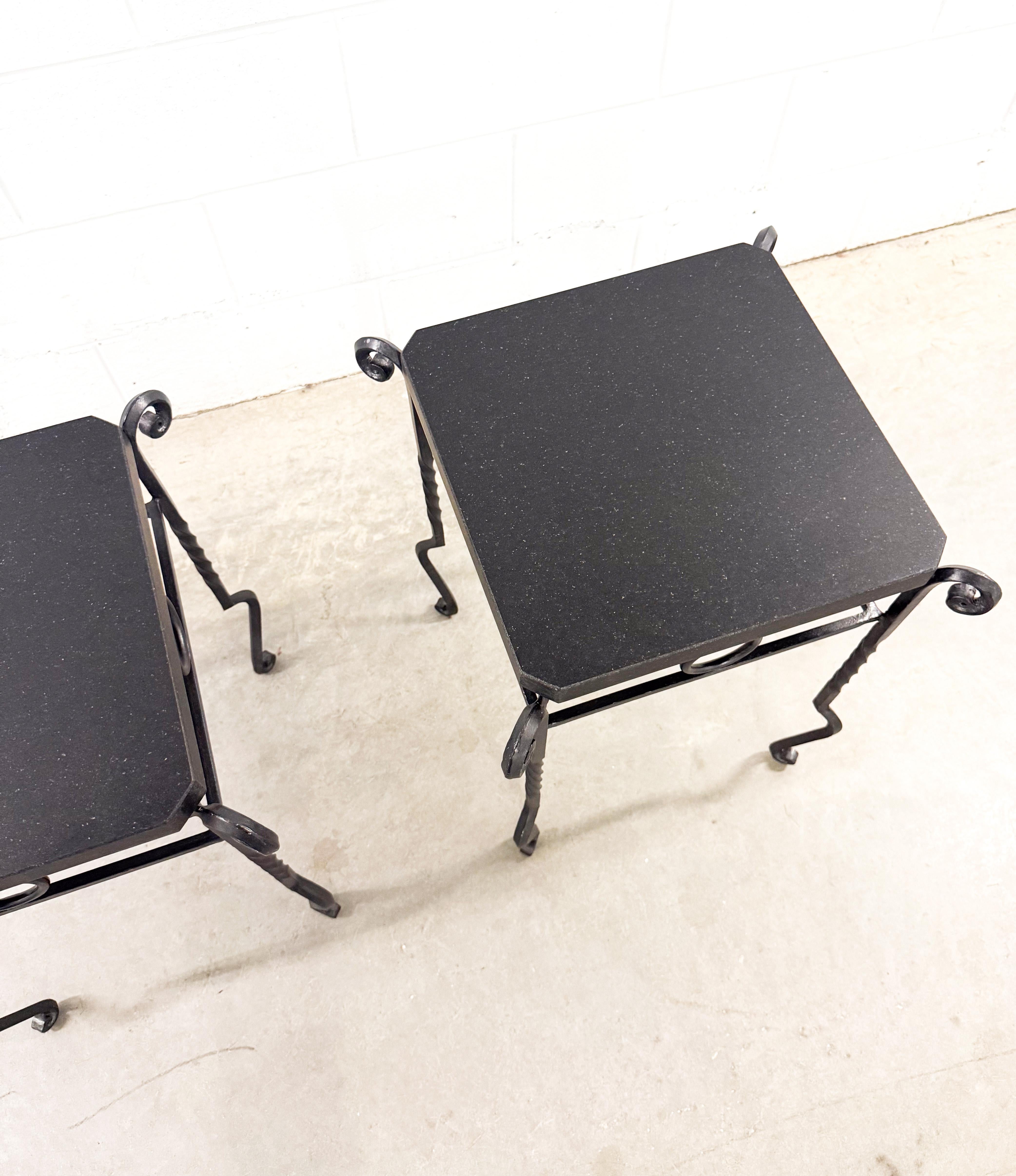Pair of Art Deco Giacometti Style Wrought Iron and Granite Side Tables en vente 4