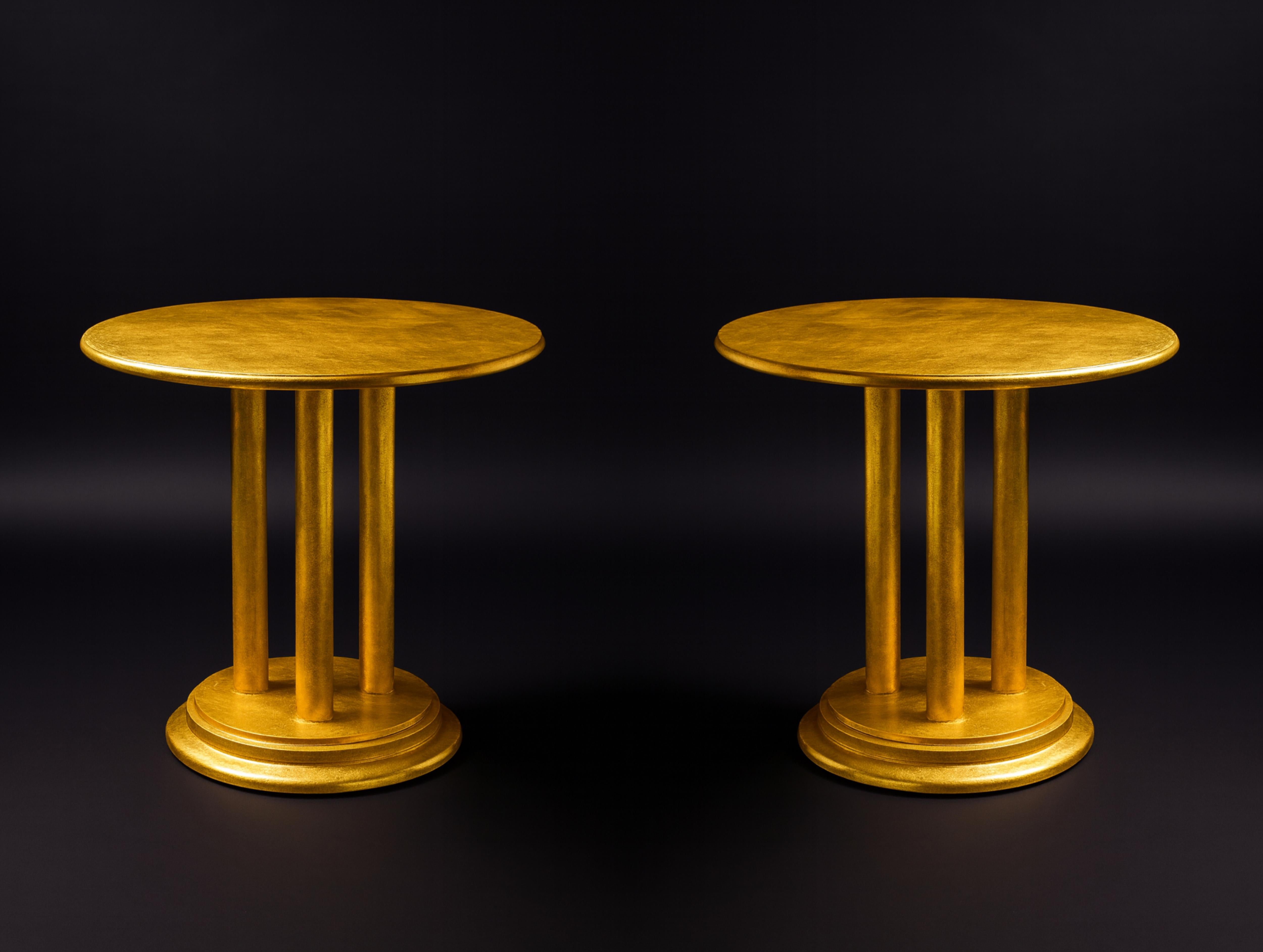 Art déco Paire de  Tables Art Déco en châtaignier doré, 20e siècle en vente