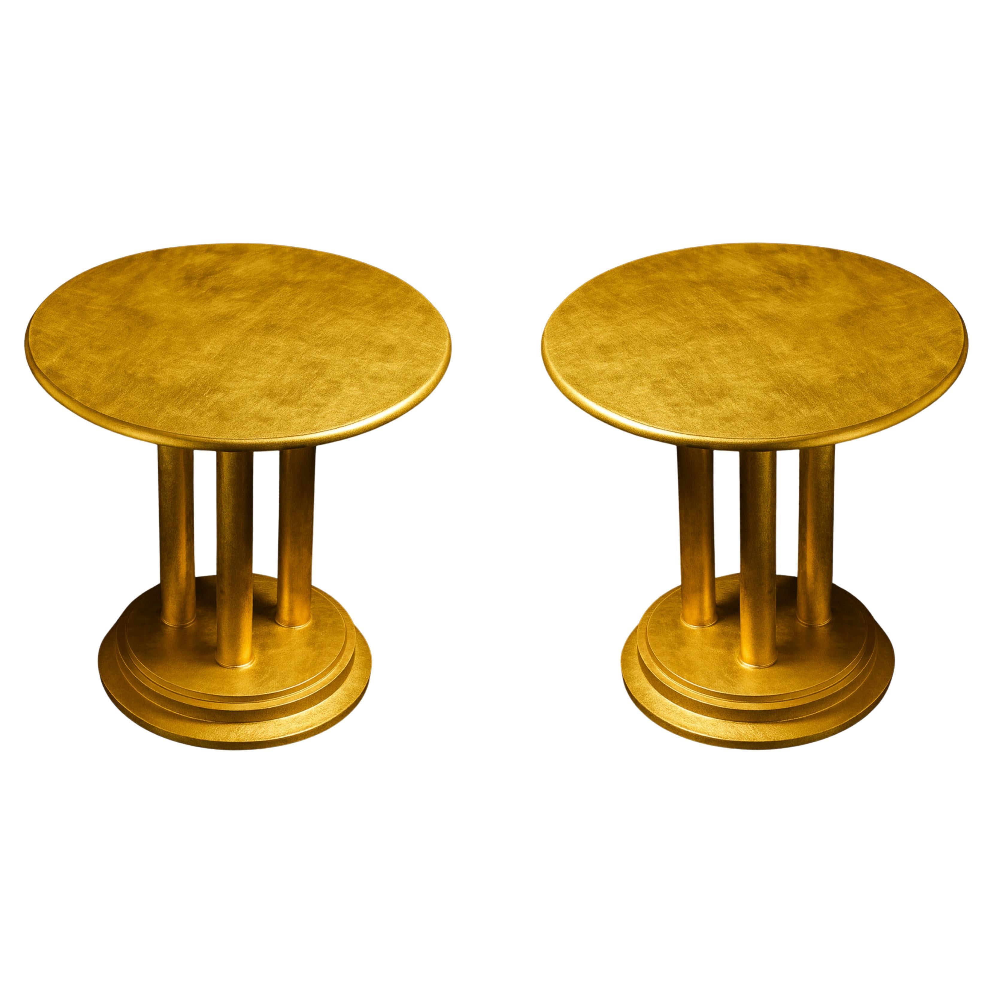 Paire de  Tables Art Déco en châtaignier doré, 20e siècle