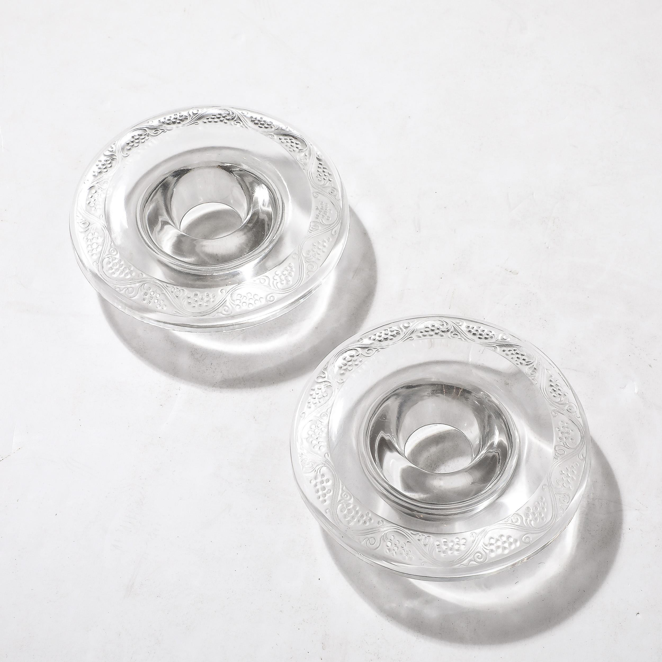 Paire de verres Art déco  Chandeliers à motif vigne de raisin signés R. Lalique en vente 2