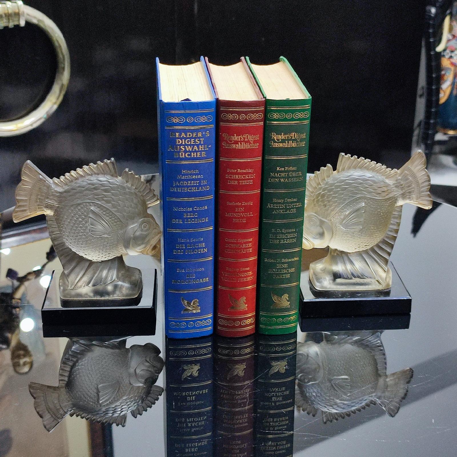 French Pair of Art Deco Glass Figurines Piranha Molded Fish By Ferjac France 1920s For Sale