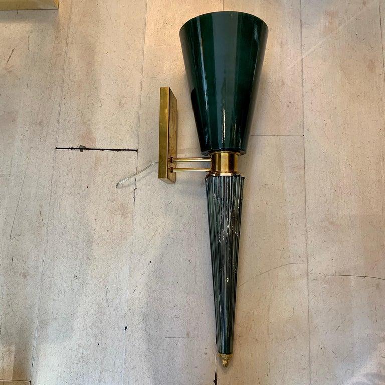 Pair of Art Deco Sage Green Conical Murano Wall Sconces, Brass Fittings, 1940s In Excellent Condition For Sale In Florence, IT