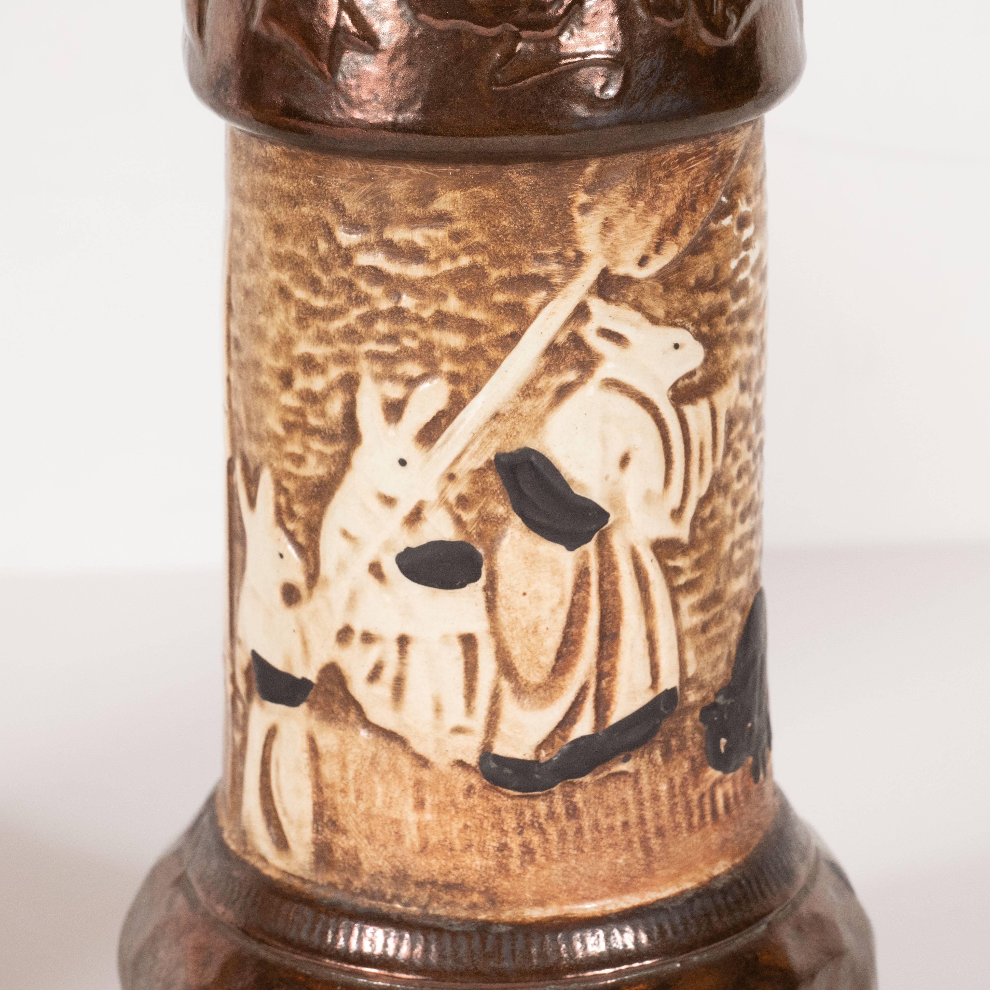 Début du 20ème siècle Paire de vases Art déco en céramique peintes à la main avec motifs orientalistes de Bretby en vente
