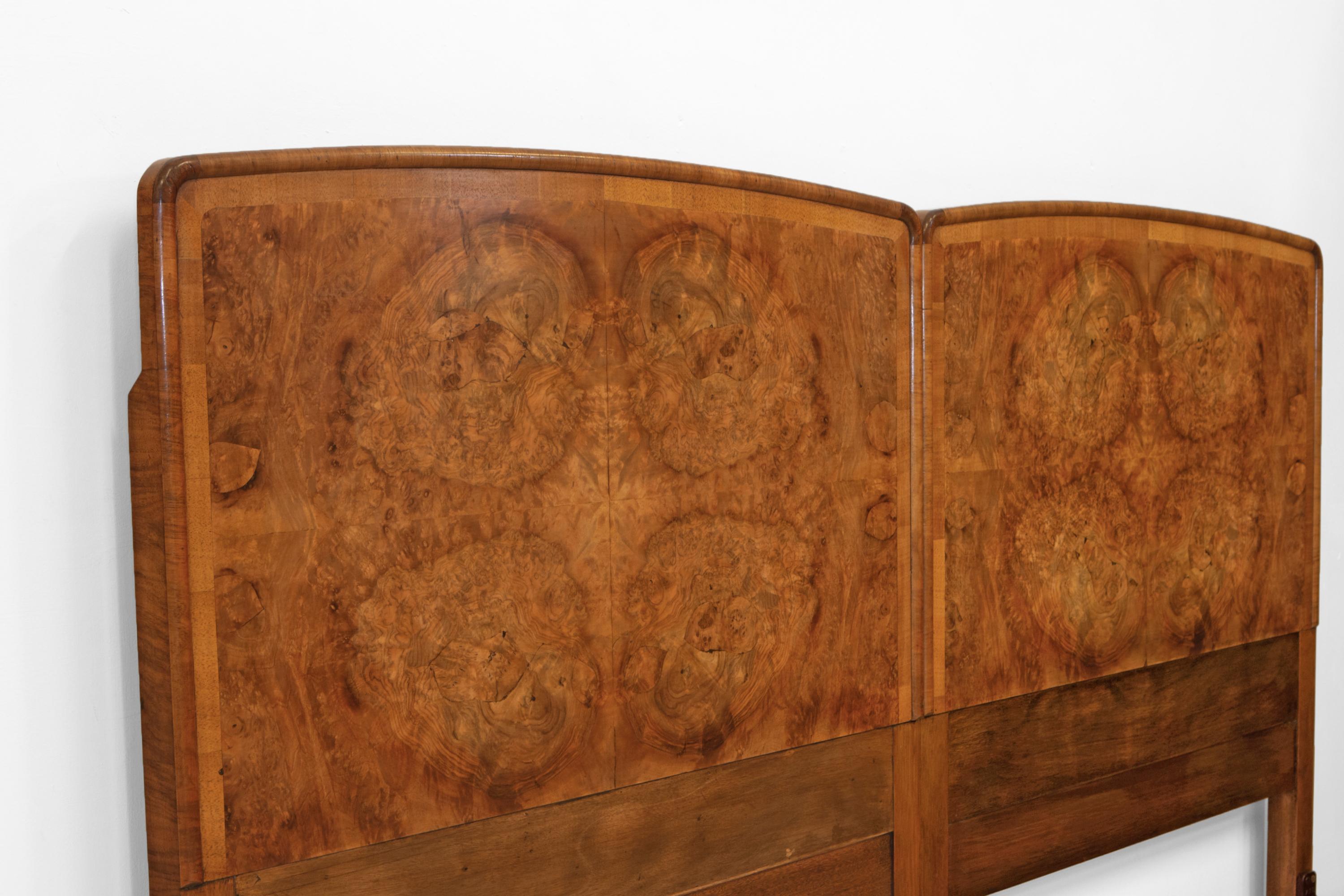 Pair of Art Deco Harrods London Burr Walnut Single Beds In Good Condition For Sale In Norwich, GB