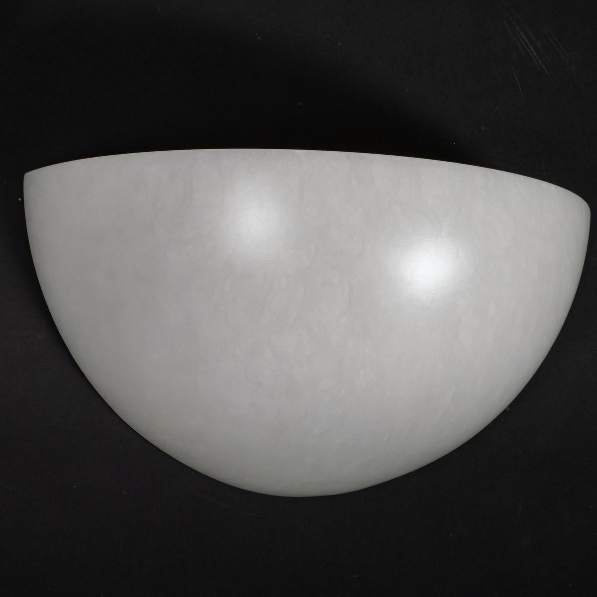 Paire d'appliques en albâtre d'inspiration Art déco en vente 5
