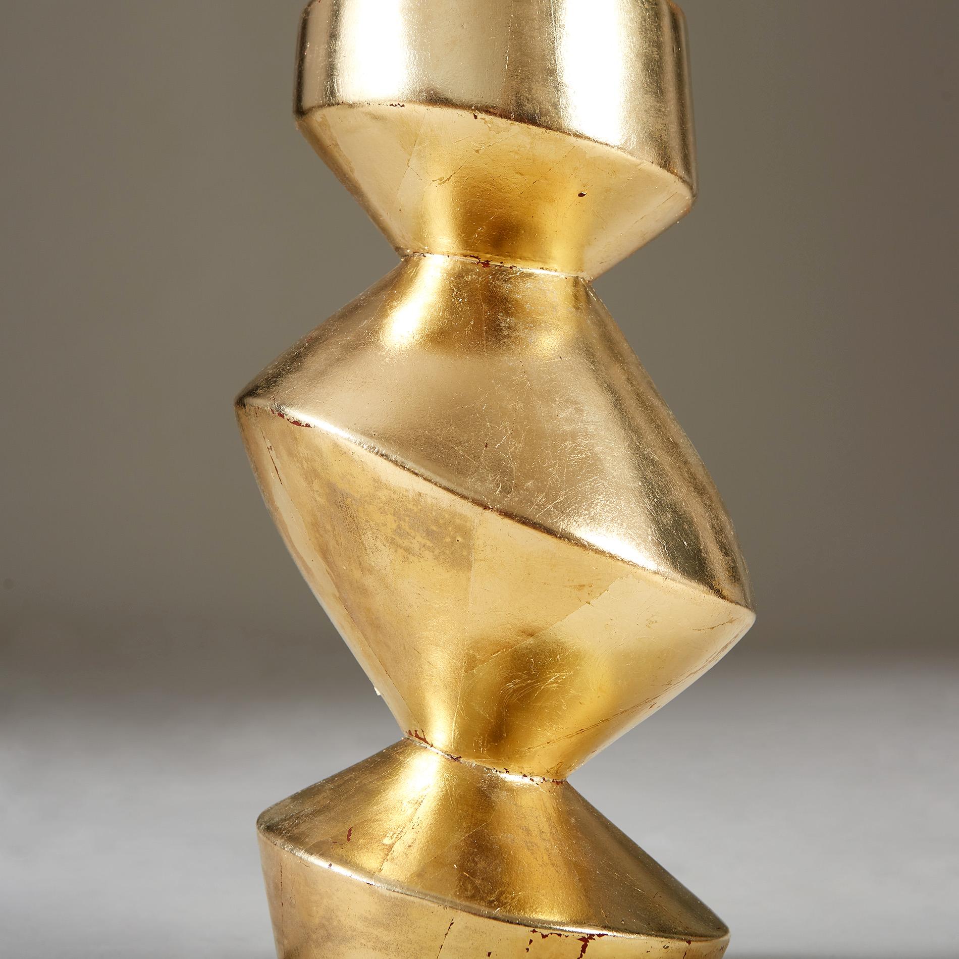 Paar von Art Deco inspirierte  Skulpturale 'Savoy' Blattgold-Tischlampen im Zustand „Neu“ im Angebot in London, GB