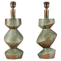 Paire d'objets d'inspiration Art Déco  Lampes de table sculpturales "Savoy" en vert-de-gris