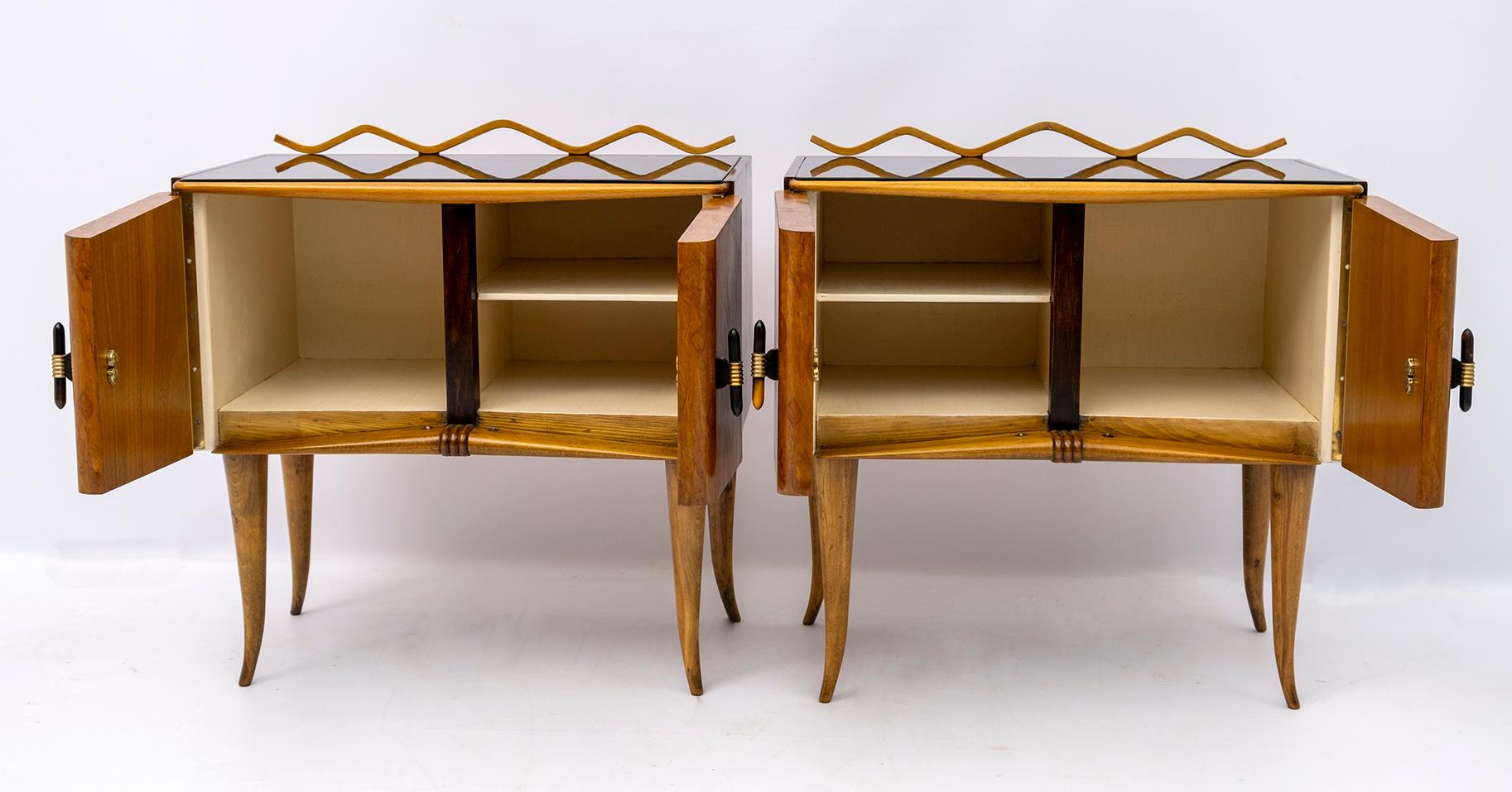 Pair of Art Deco Italian Ash Briar and Walnut Bedside Tables, 1920s In Good Condition In Puglia, Puglia