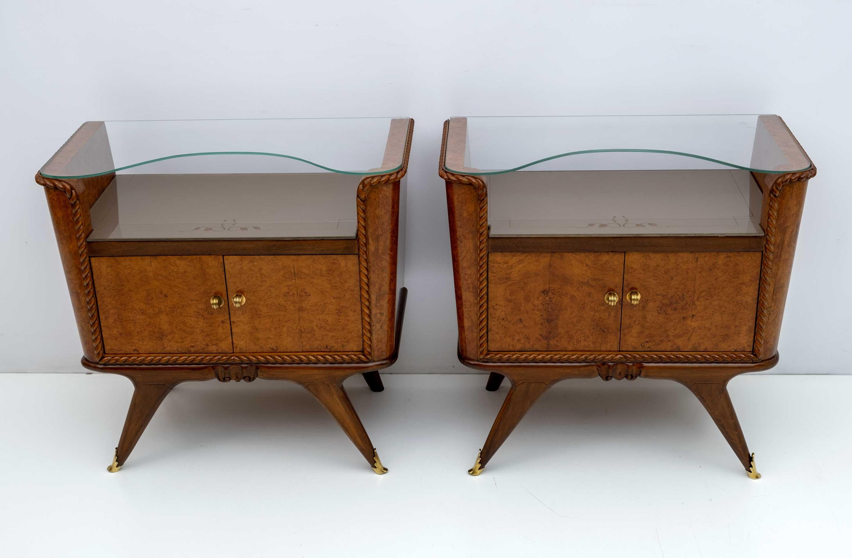 Pair of Art Deco Italian Briar Walnut Bedside Tables, 1930s In Good Condition For Sale In Puglia, Puglia