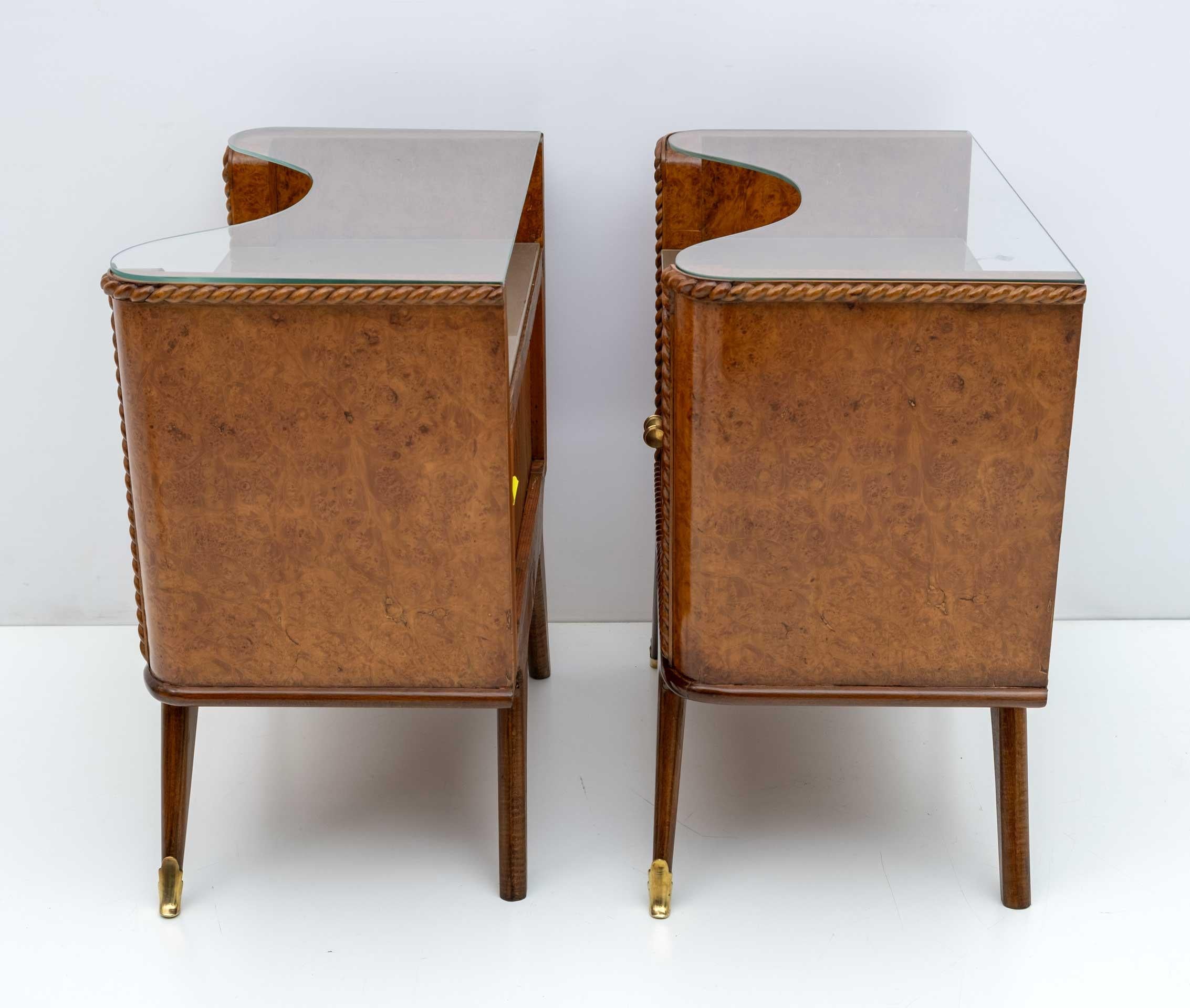 Mid-20th Century Pair of Art Deco Italian Briar Walnut Bedside Tables, 1930s For Sale
