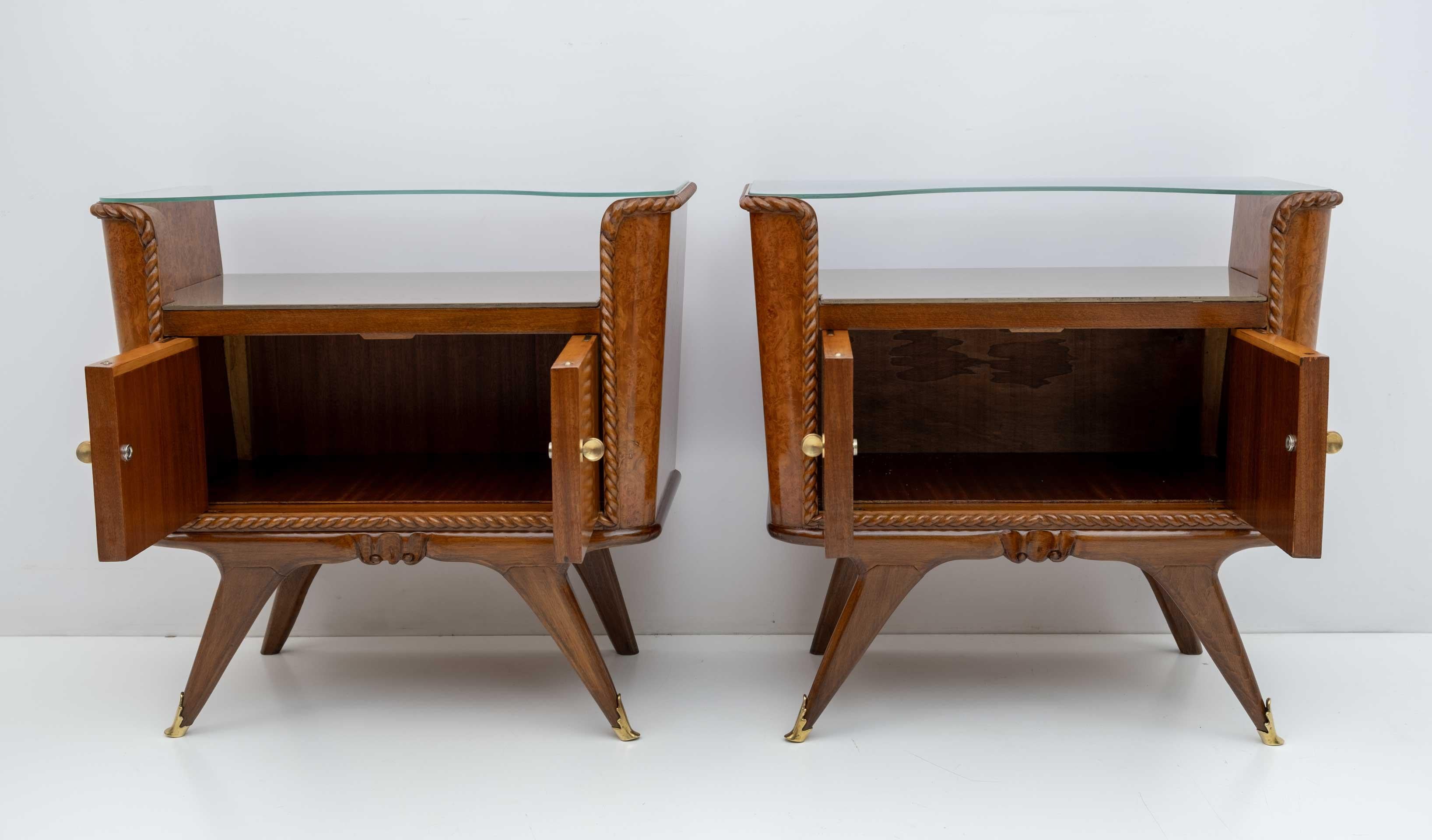 Pair of Art Deco Italian Briar Walnut Bedside Tables, 1930s For Sale 1