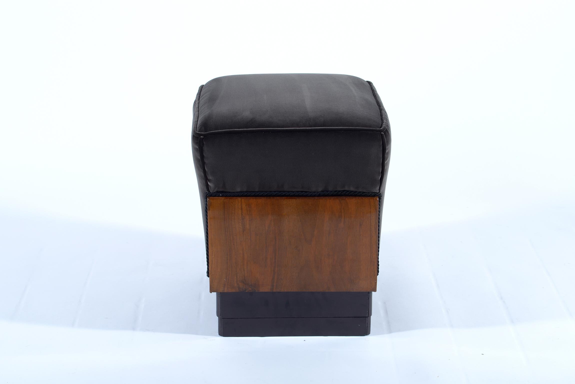 Squared structure in local walnut, degrading base step in ebonized walnut. Covered with new black velvet.
These two art deco stools are a beautiful example of the 