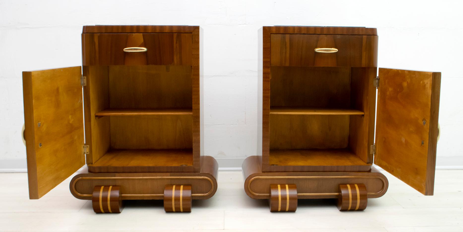 Early 20th Century Pair of Art Deco Italian Walnut and Maple Night Stands, 1920