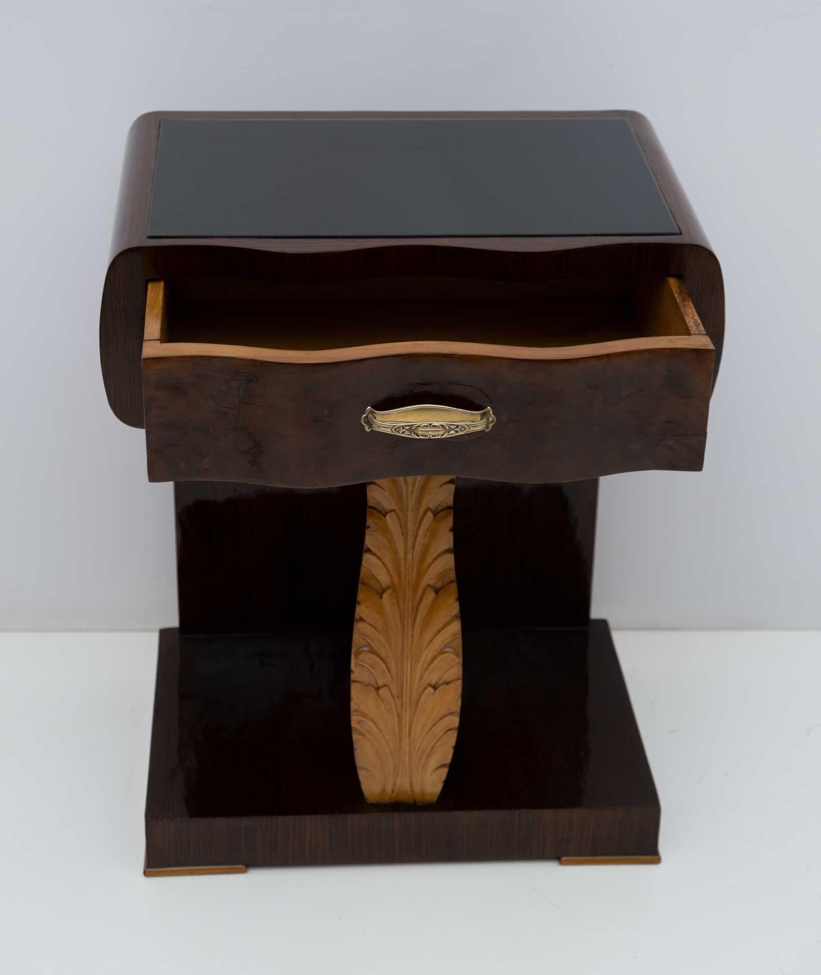 Pair of Art Deco Italian Walnut Briar and Maple Bedside Tables, 1920s For Sale 7