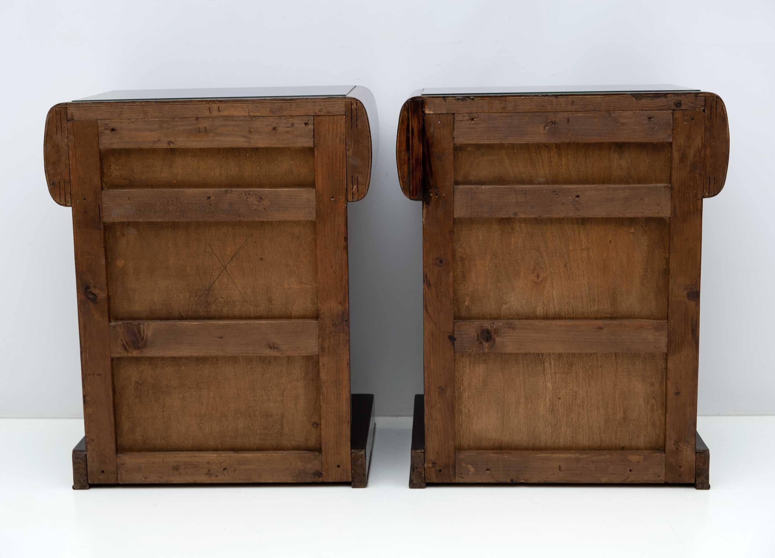 Pair of Art Deco Italian Walnut Briar and Maple Bedside Tables, 1920s For Sale 9