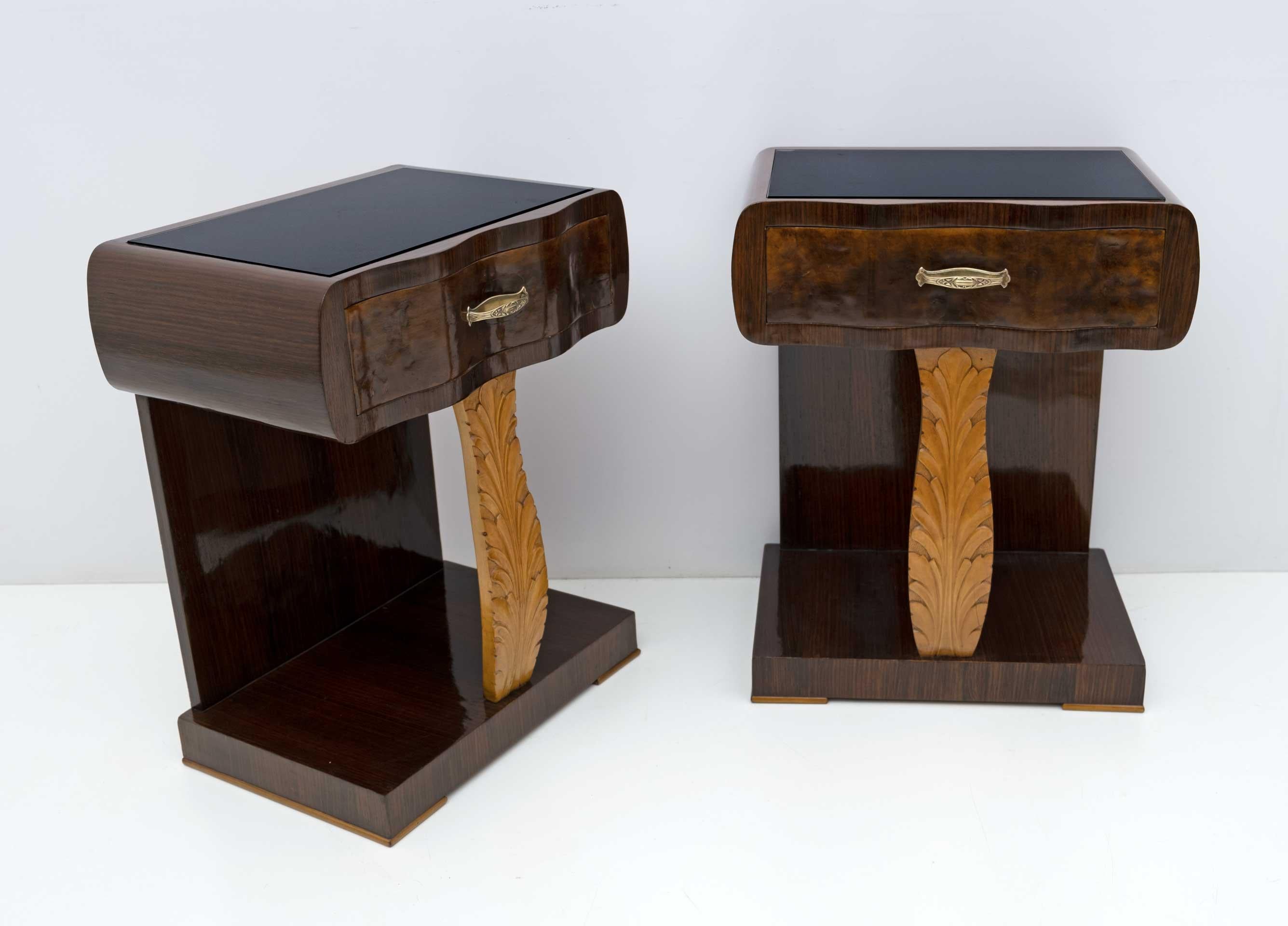 Pair of Art Deco Italian Walnut Briar and Maple Bedside Tables, 1920s In Excellent Condition For Sale In Puglia, Puglia
