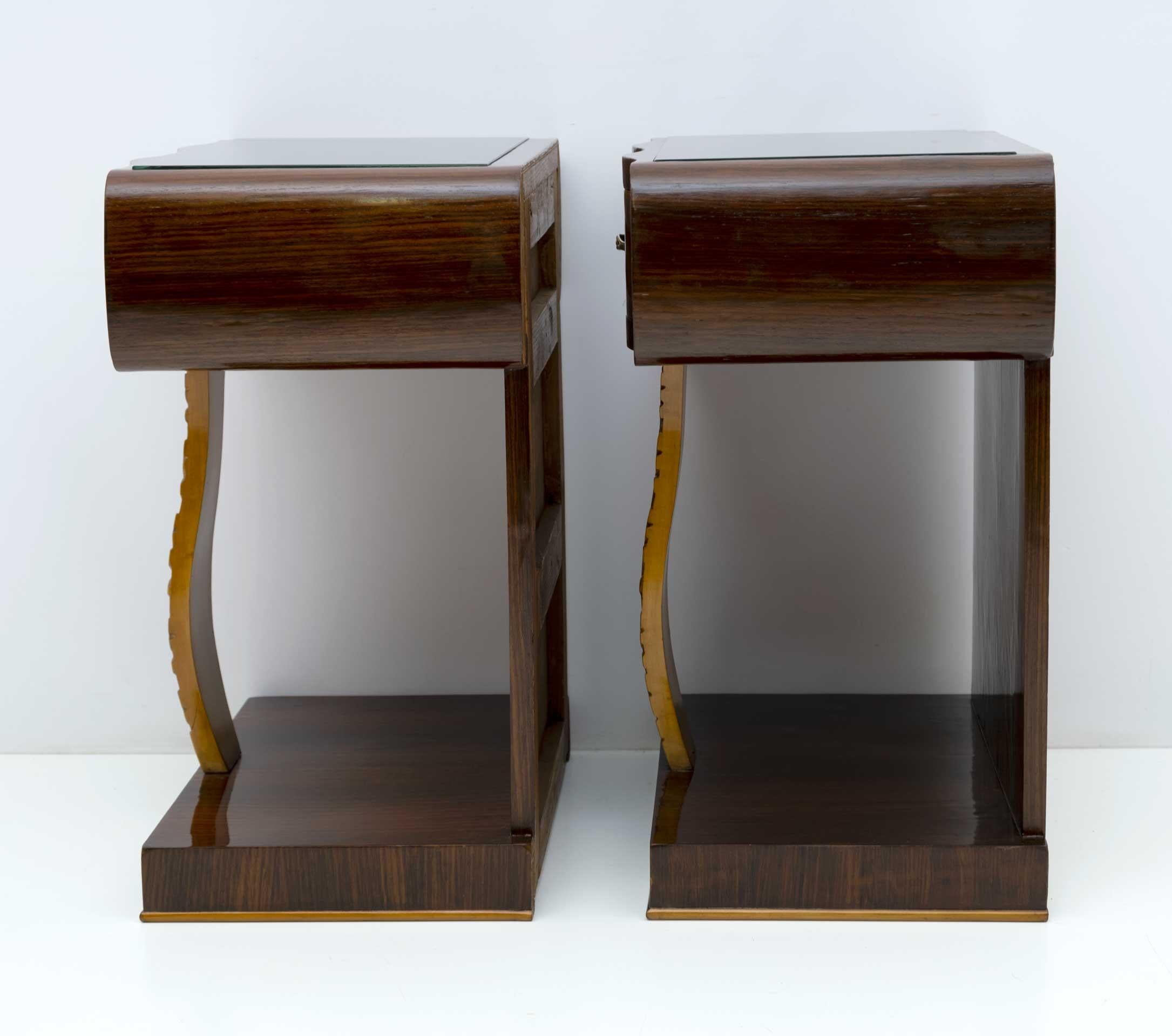 Pair of Art Deco Italian Walnut Briar and Maple Bedside Tables, 1920s For Sale 1
